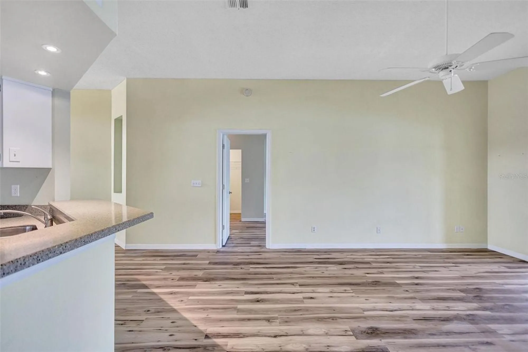 Property Slideshow image 18 of 48 | 811 staffordshire ln 32, Sun City Center, FL, 33573