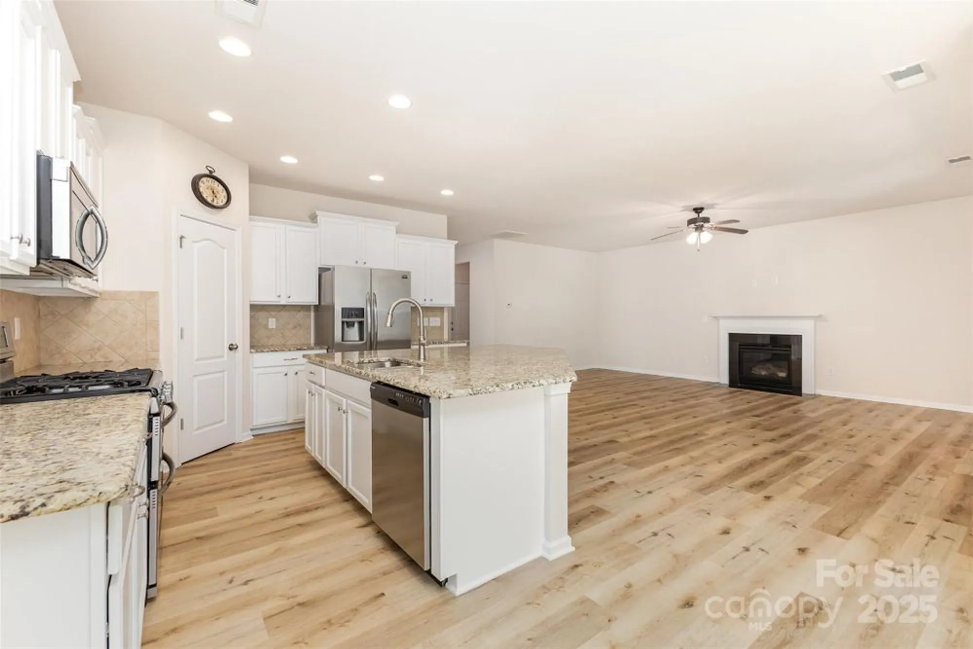 Property Slideshow image 15 of 28 | 6007 edinburgh ln, Fort Mill, SC, 29707