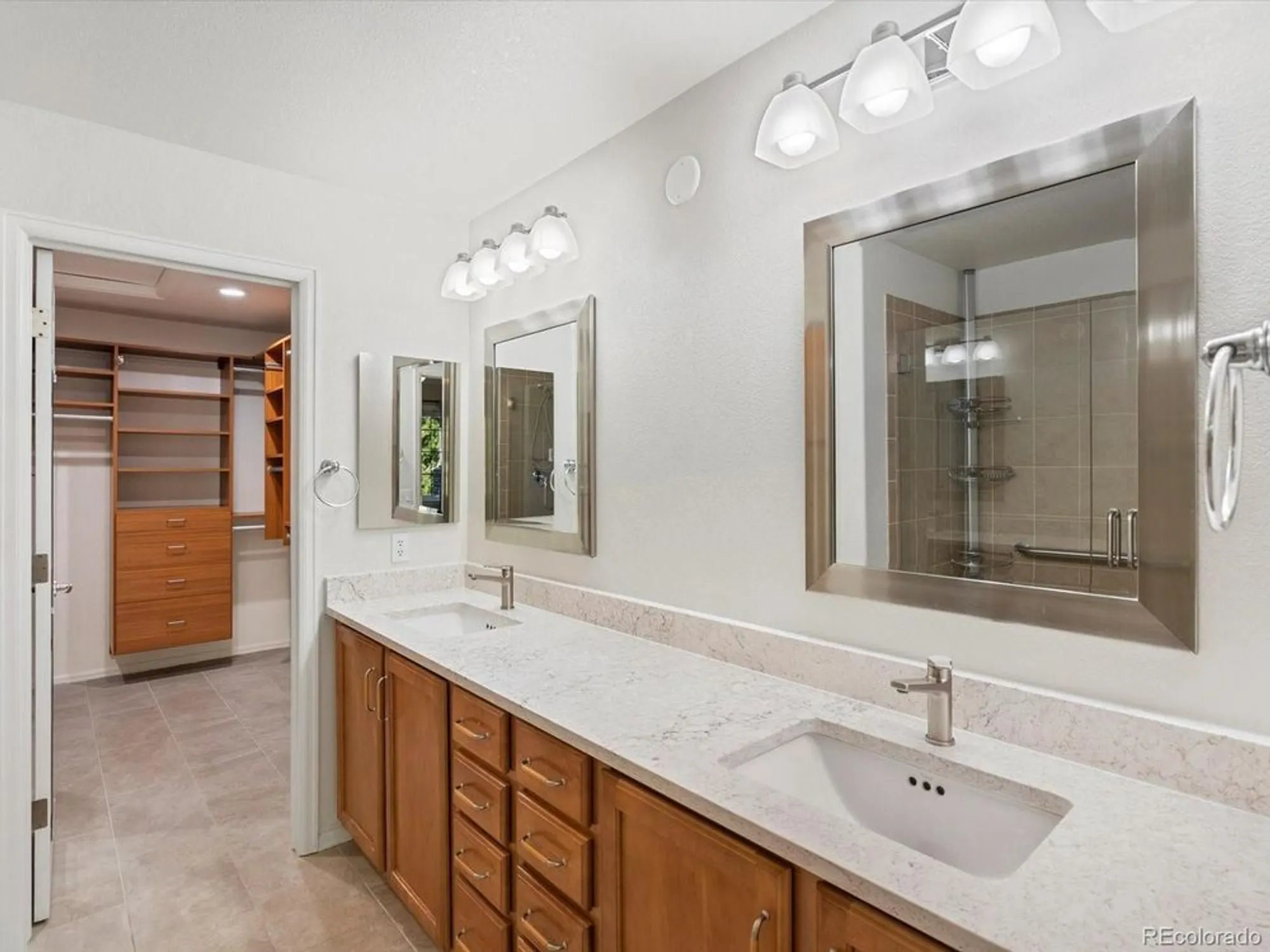 Property Slideshow image 14 of 32 | 22383 e heritage pkwy, Aurora, CO, 80016