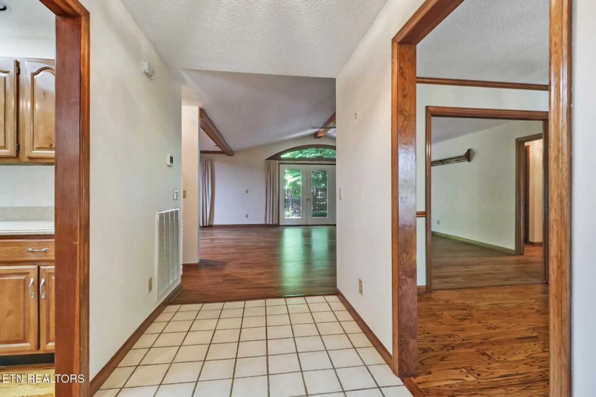 Property Slideshow image 5 of 51 | 143 sugarbush cir, Crossville, TN, 38558