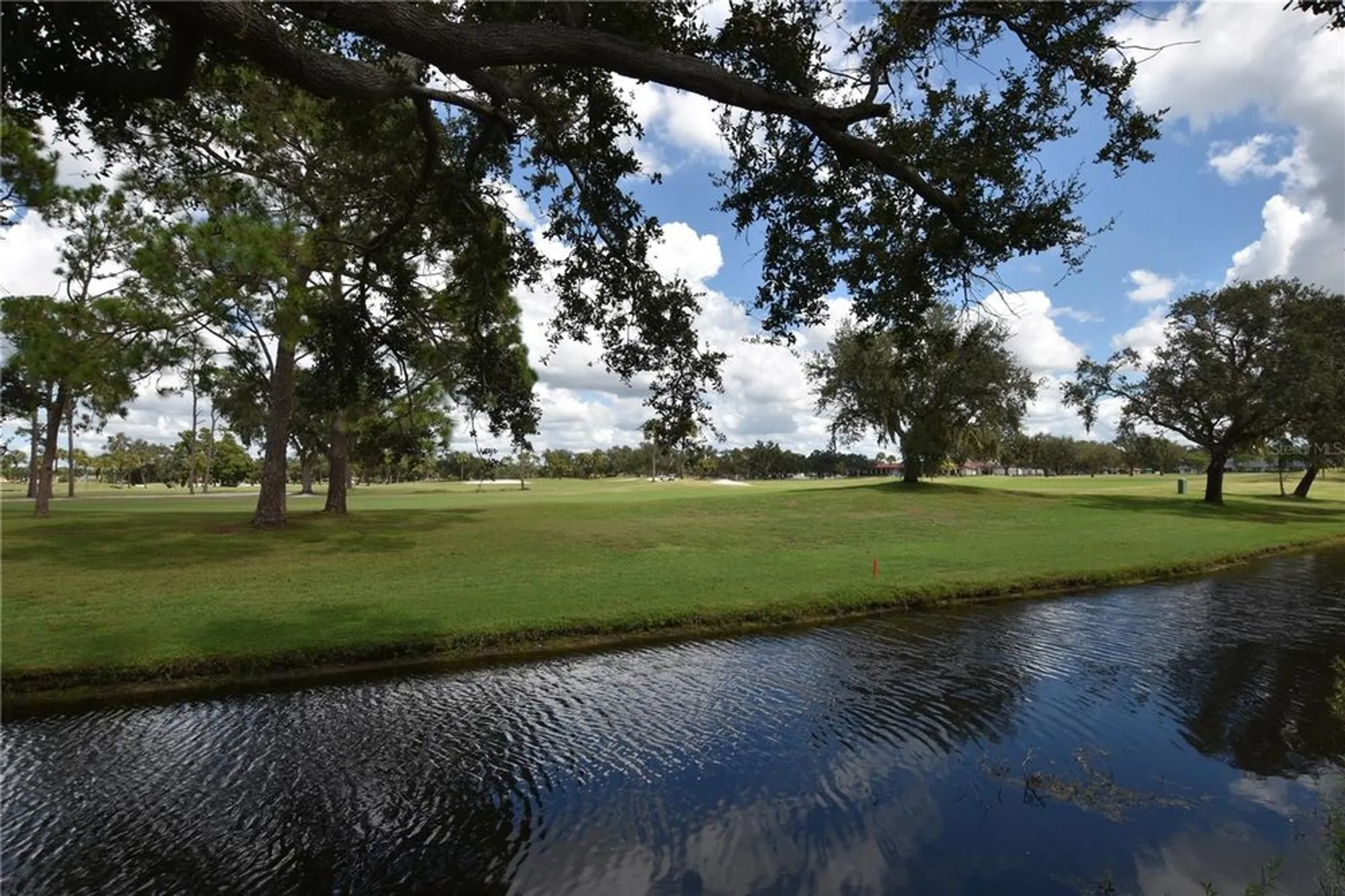 Property Slideshow image 5 of 33 | 5217 canterbury dr, Sarasota, FL, 34243