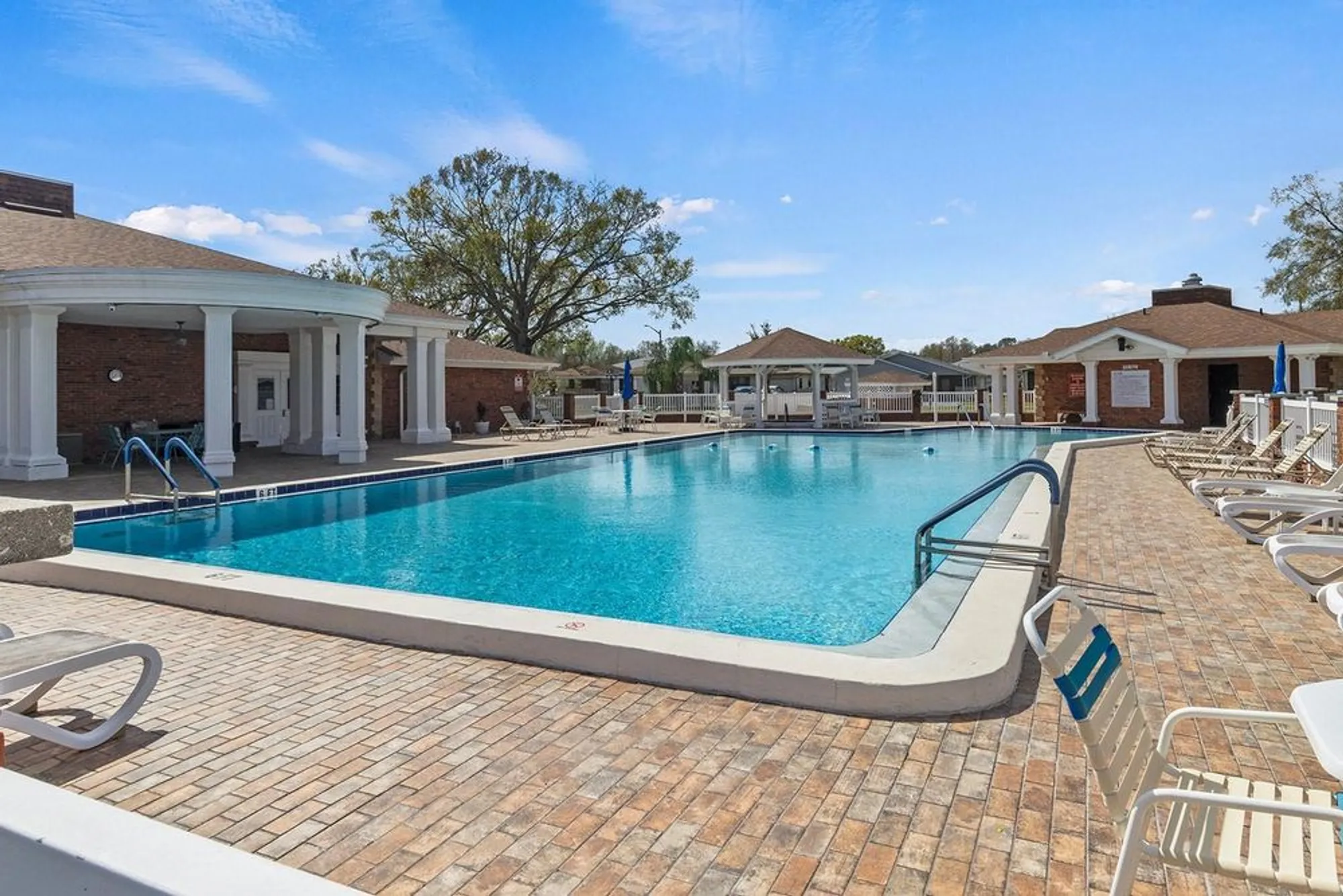 Property Slideshow image 28 of 33 | 4846 colonnades club blvd, Lakeland, FL, 33811