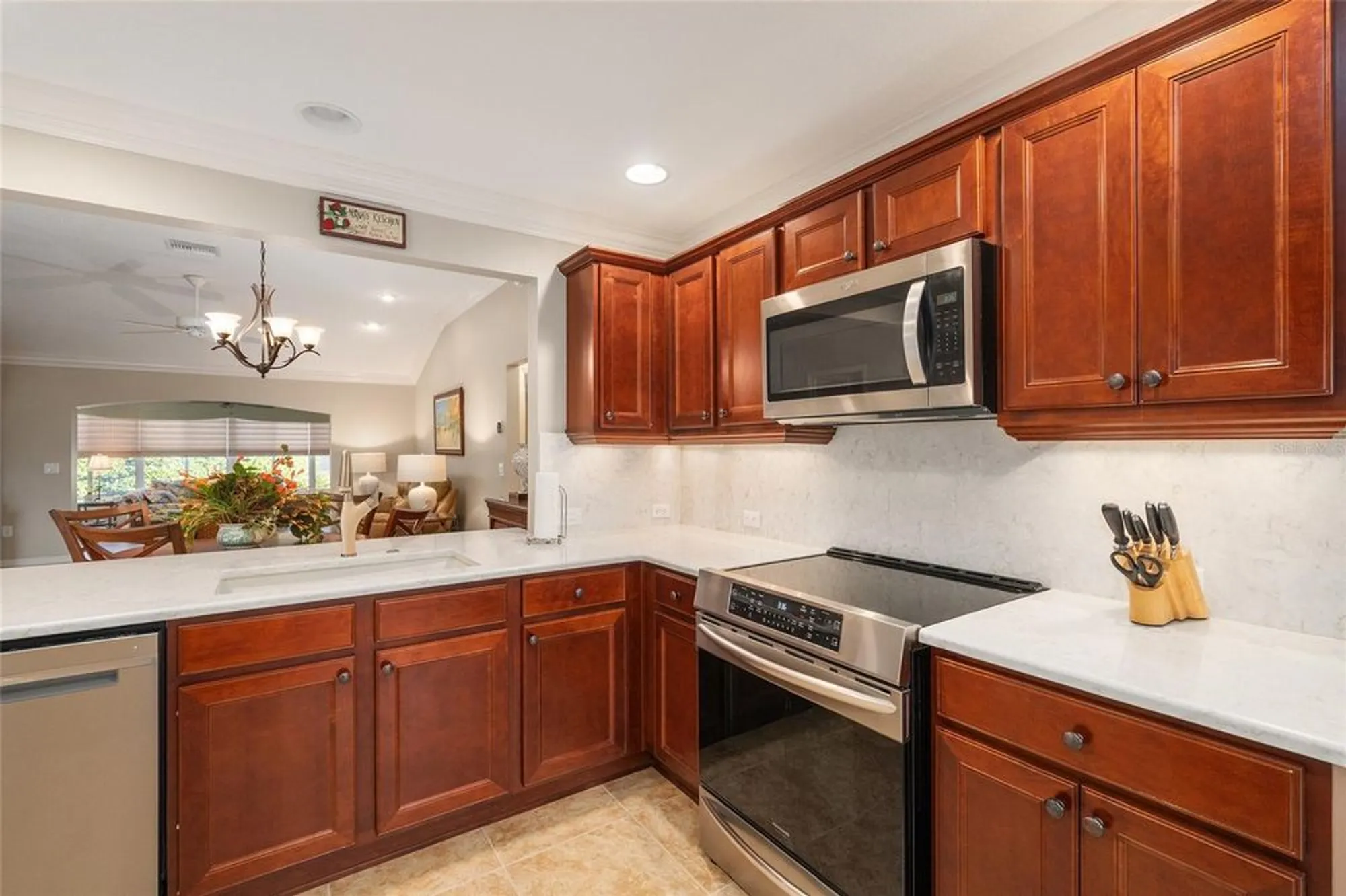 Property Slideshow image 11 of 62 | 626 arcola ct, The Villages, FL, 32162
