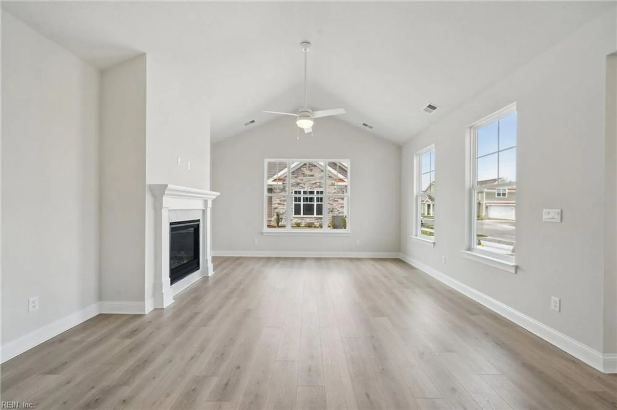 Property Slideshow image 17 of 24 | 2142 edwin dr, Chesapeake, VA, 23322