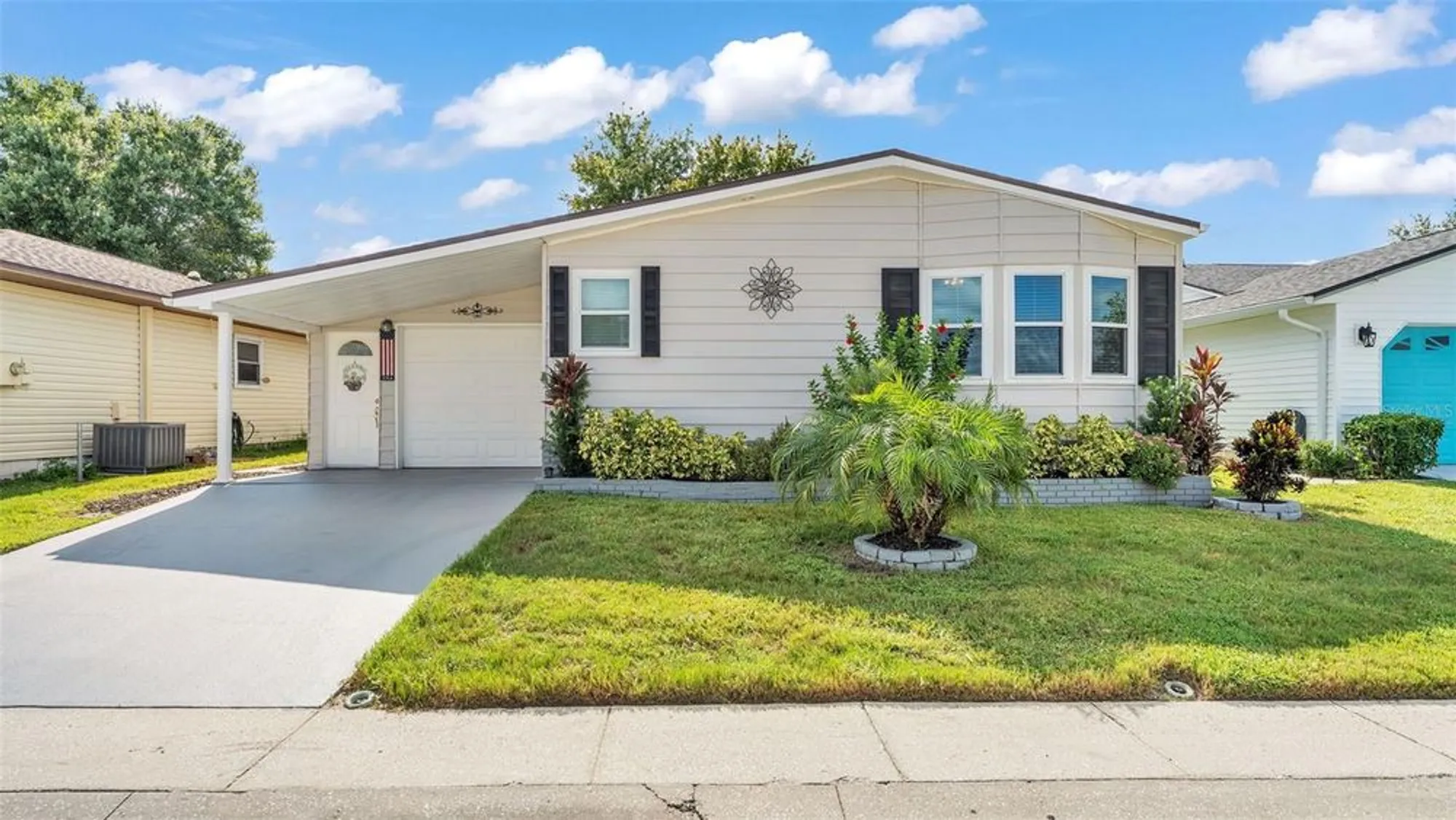 Property Slideshow image 1 of 48 | 3279 pebble bend dr, Lakeland, FL, 33810