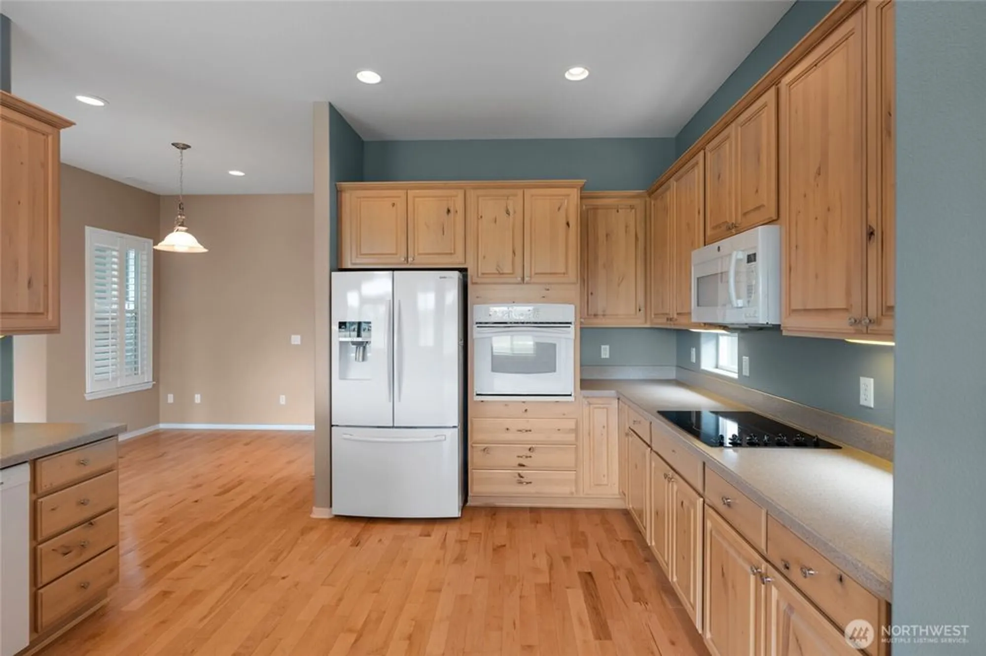 Property Slideshow image 16 of 40 | 4420 vashon dr, Lacey, WA, 98516