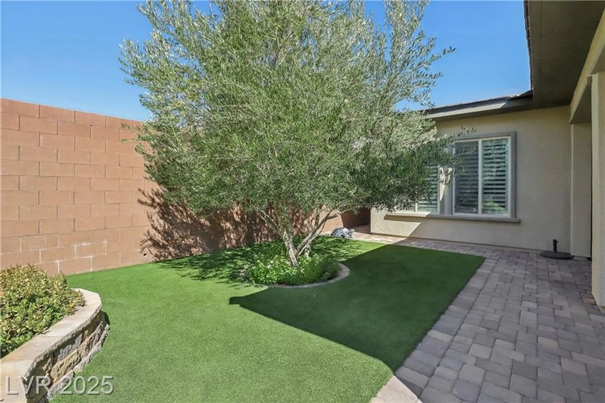 Property Slideshow image 38 of 87 | 10057 regency canyon way, Las Vegas, NV, 89148
