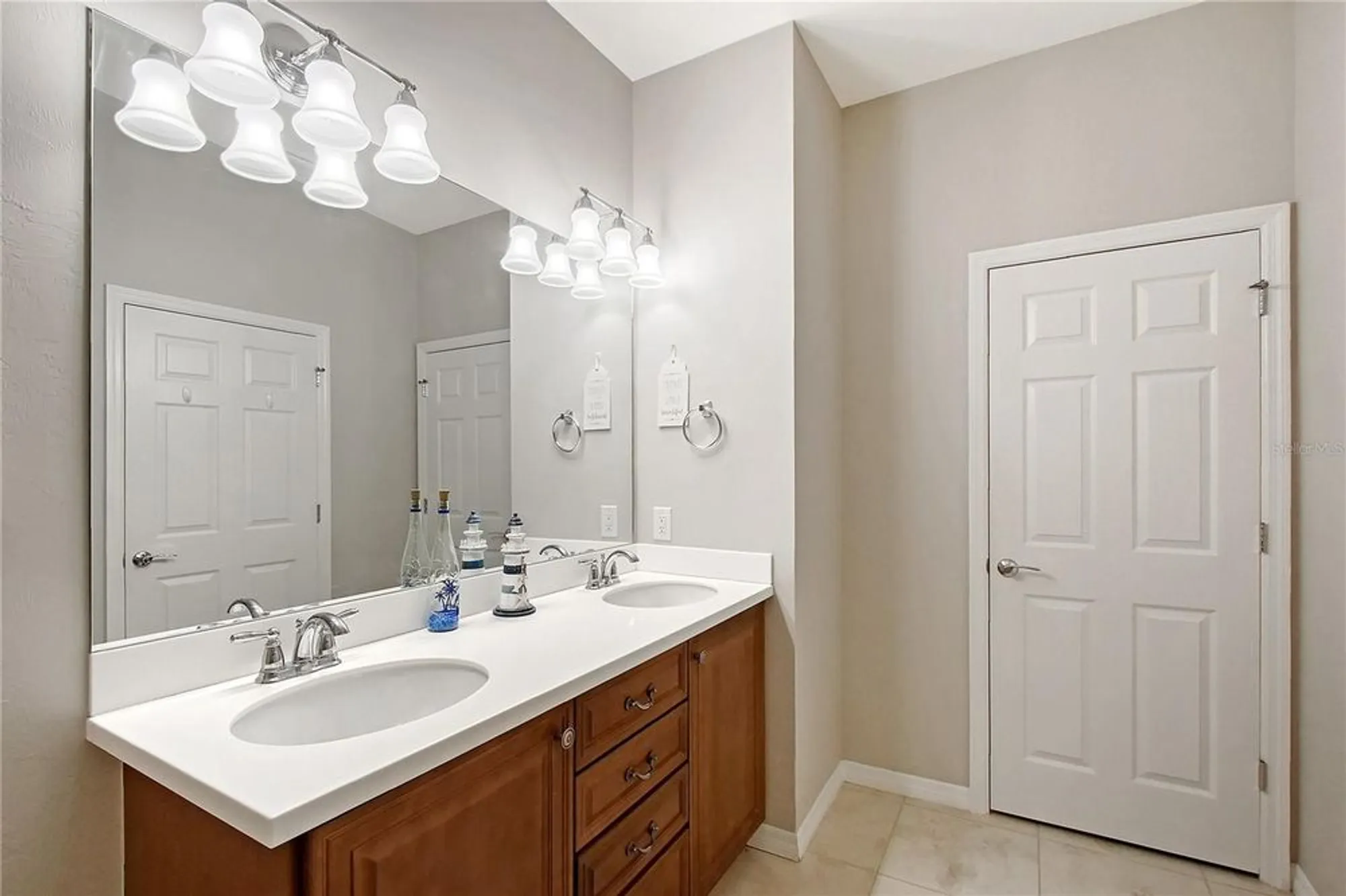 Property Slideshow image 21 of 69 | 1318 ballota ln, North Port, FL, 34289