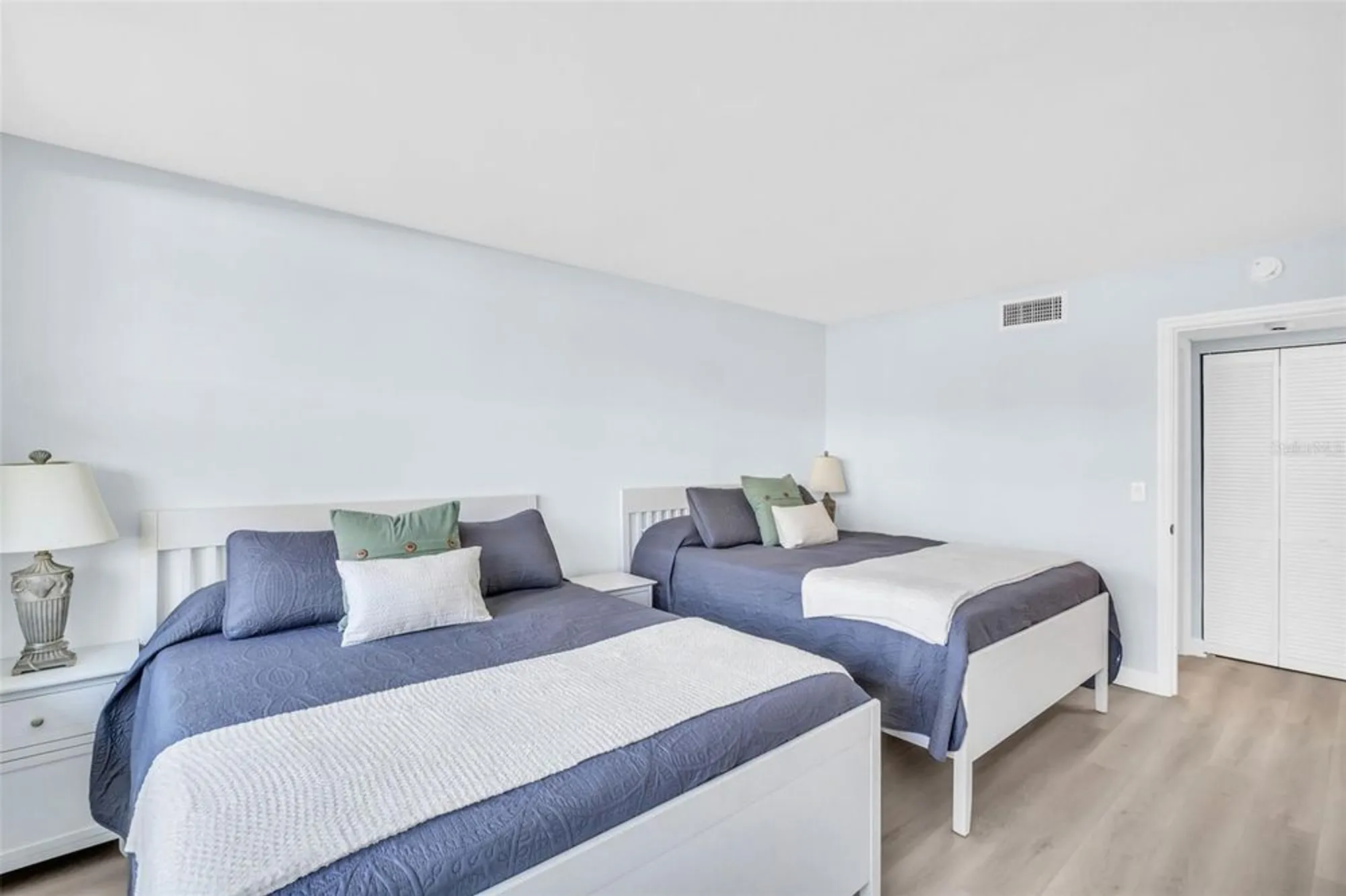 Property Slideshow image 10 of 37 | 7930 sun island dr 104, South Pasadena, FL, 33707