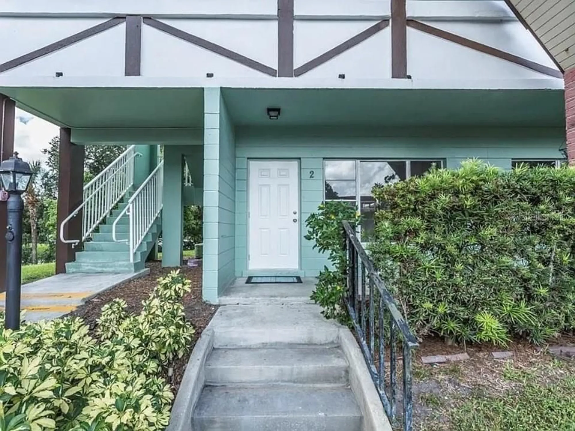 Property Slideshow image 2 of 14 | 2042 australia way 2, Clearwater, FL, 33763