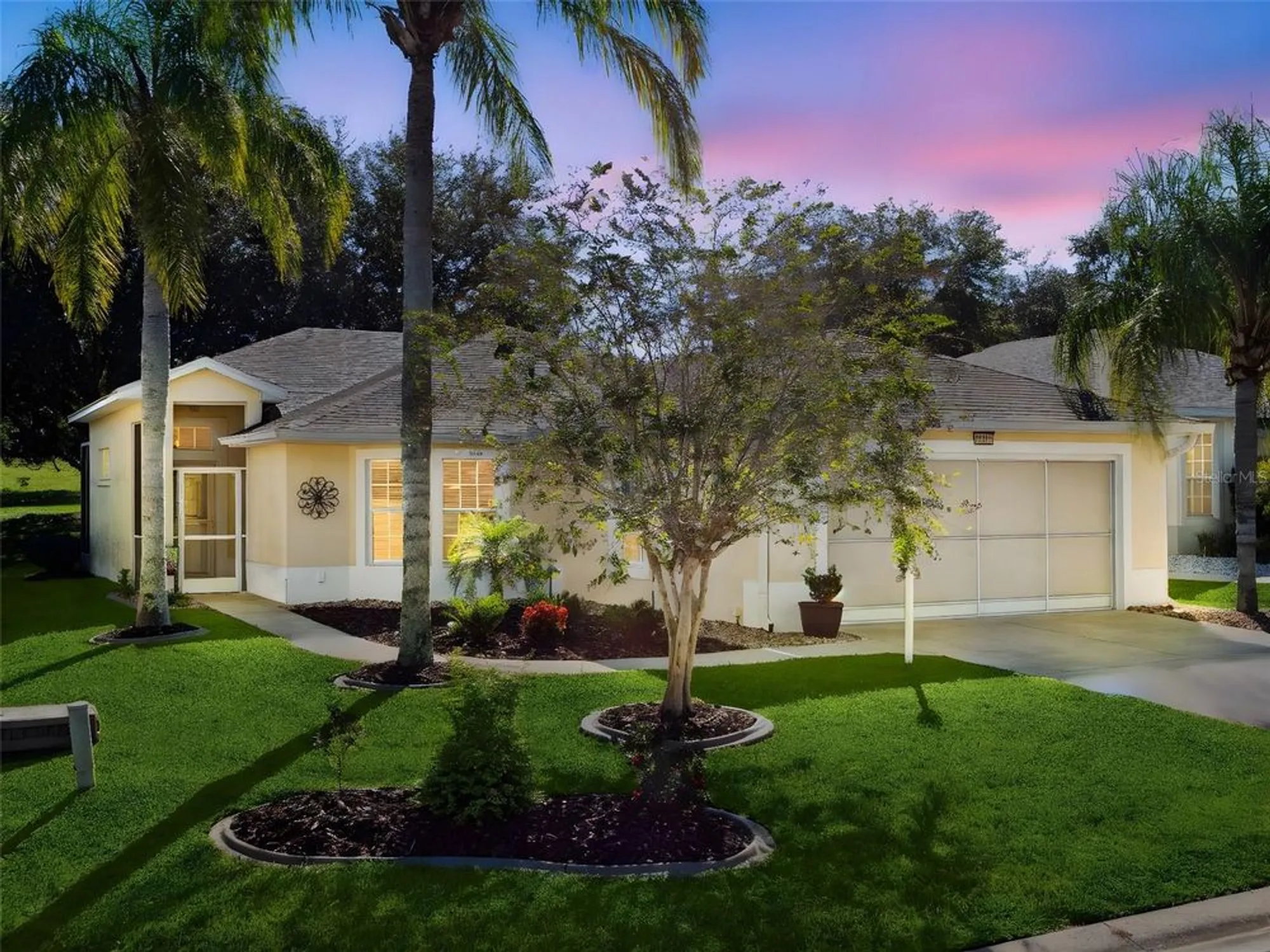 Property Slideshow image 1 of 54 | 20700 queen alexandra dr, Leesburg, FL, 34748