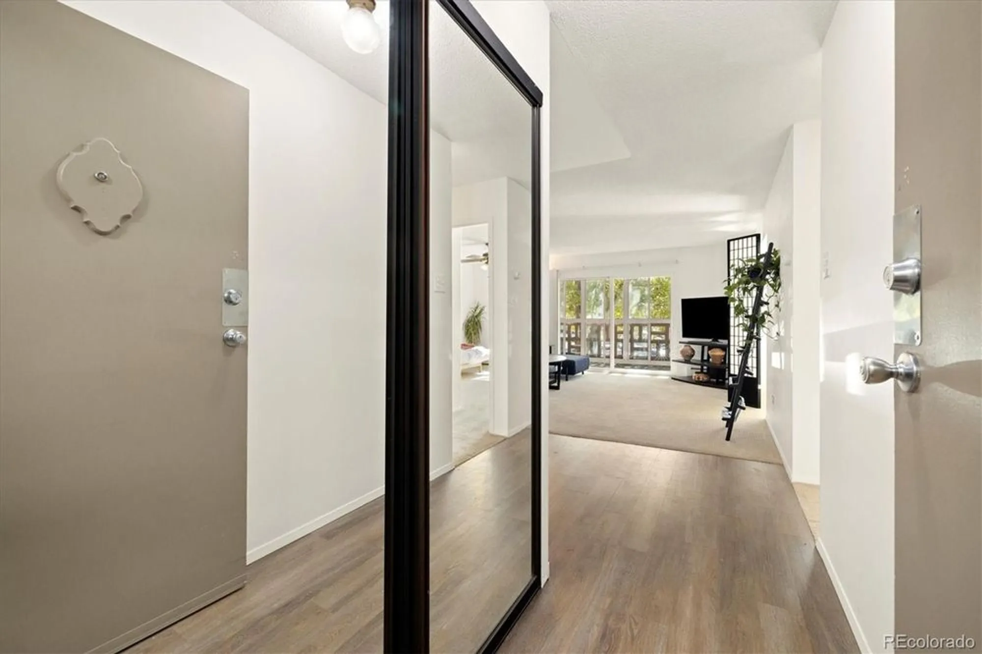 Property Slideshow image 2 of 41 | 580 s clinton st apt 9b, Denver, CO, 80247