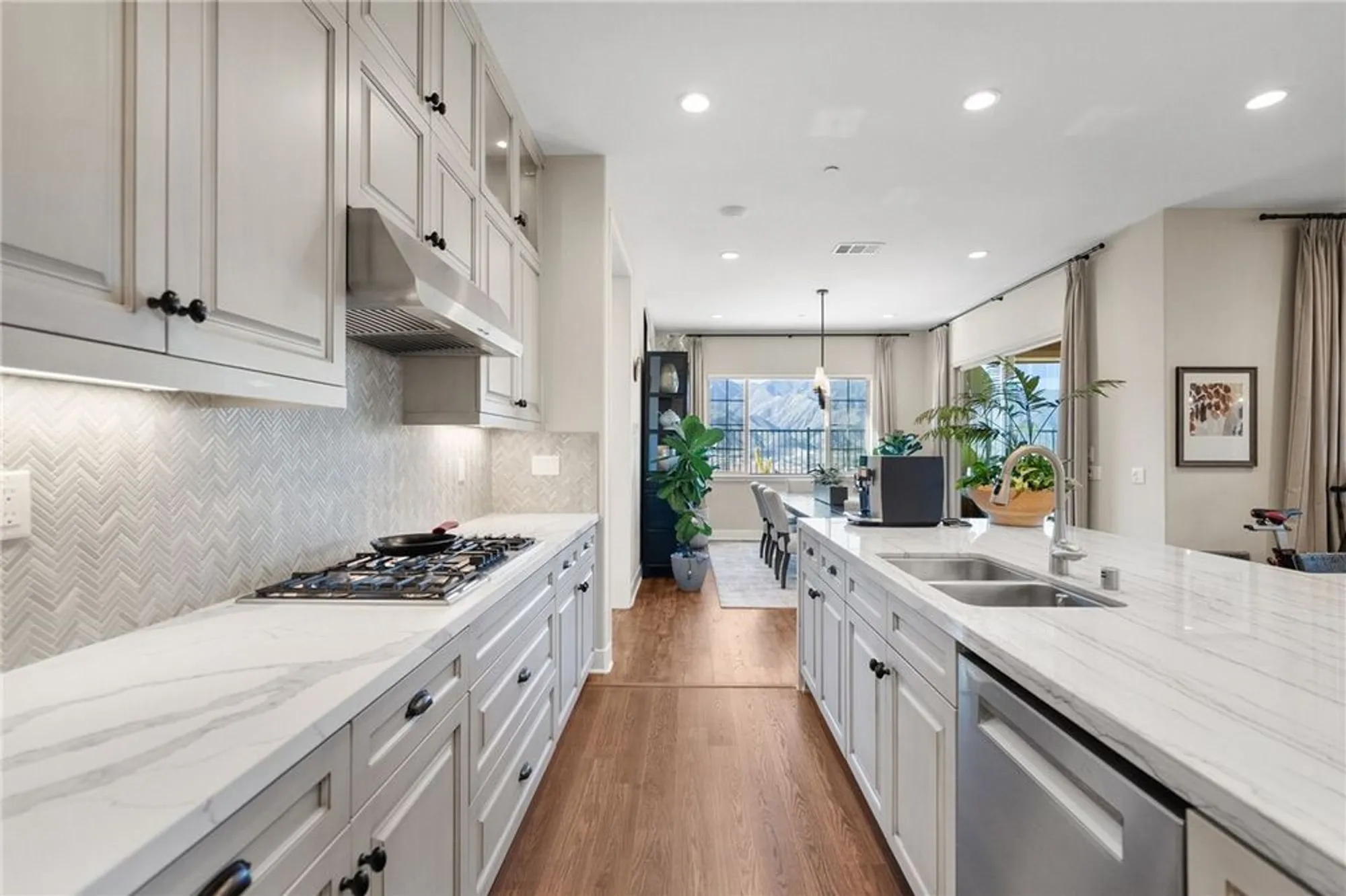 Property Slideshow image 23 of 59 | 11463 explorer ct, Temescal Valley, CA, 92883