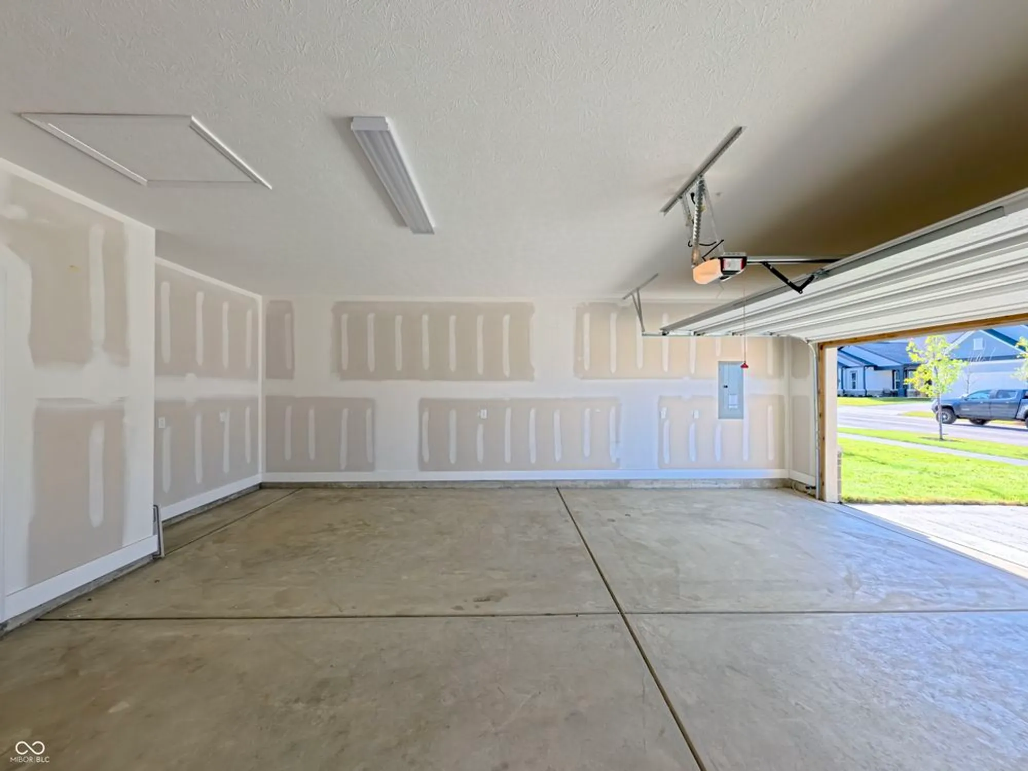 Property Slideshow image 46 of 61 | 811 daisy st, Greenwood, IN, 46143