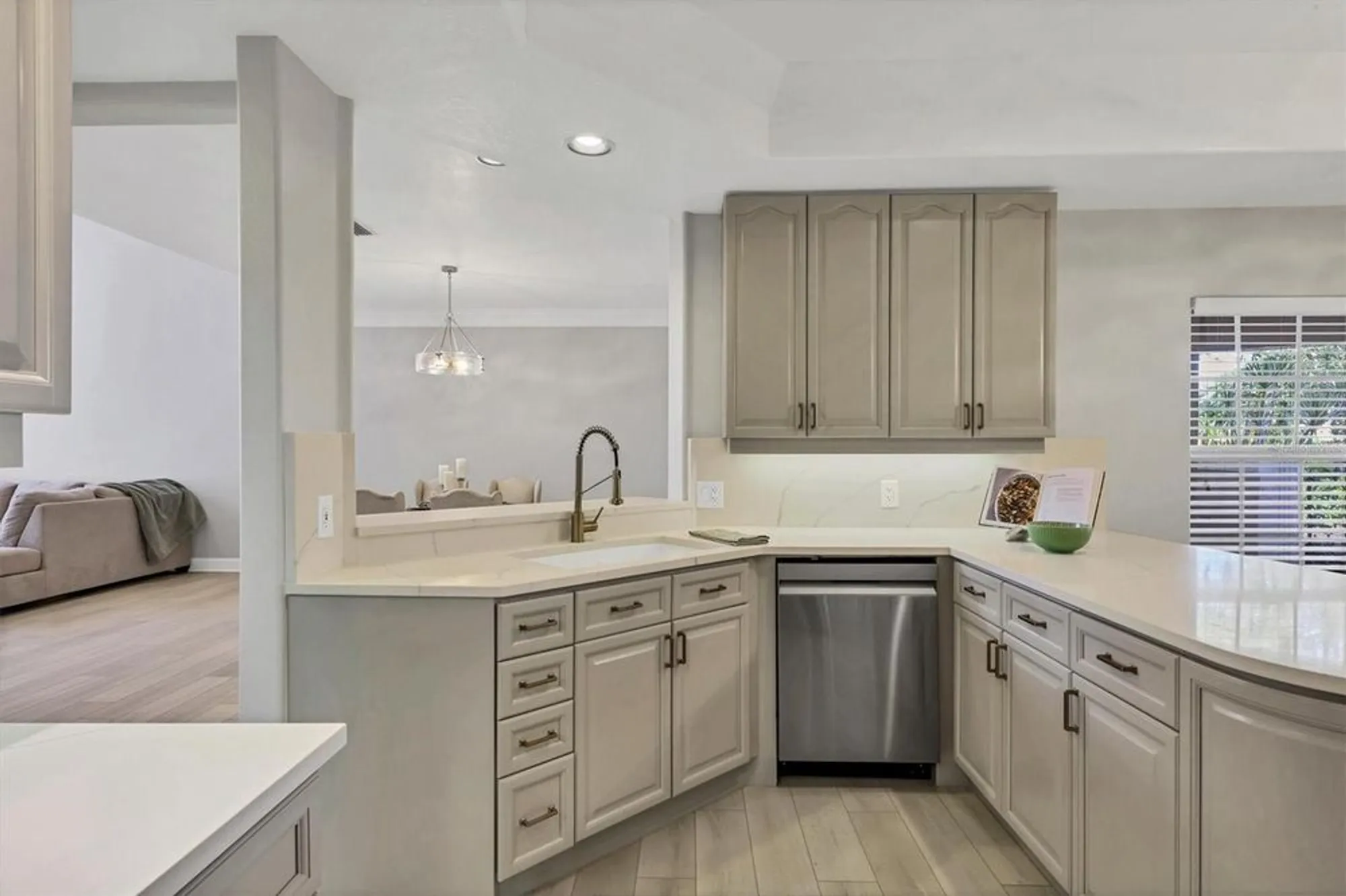 Property Slideshow image 19 of 71 | 1703 starling dr # 1703, Sarasota, FL, 34231