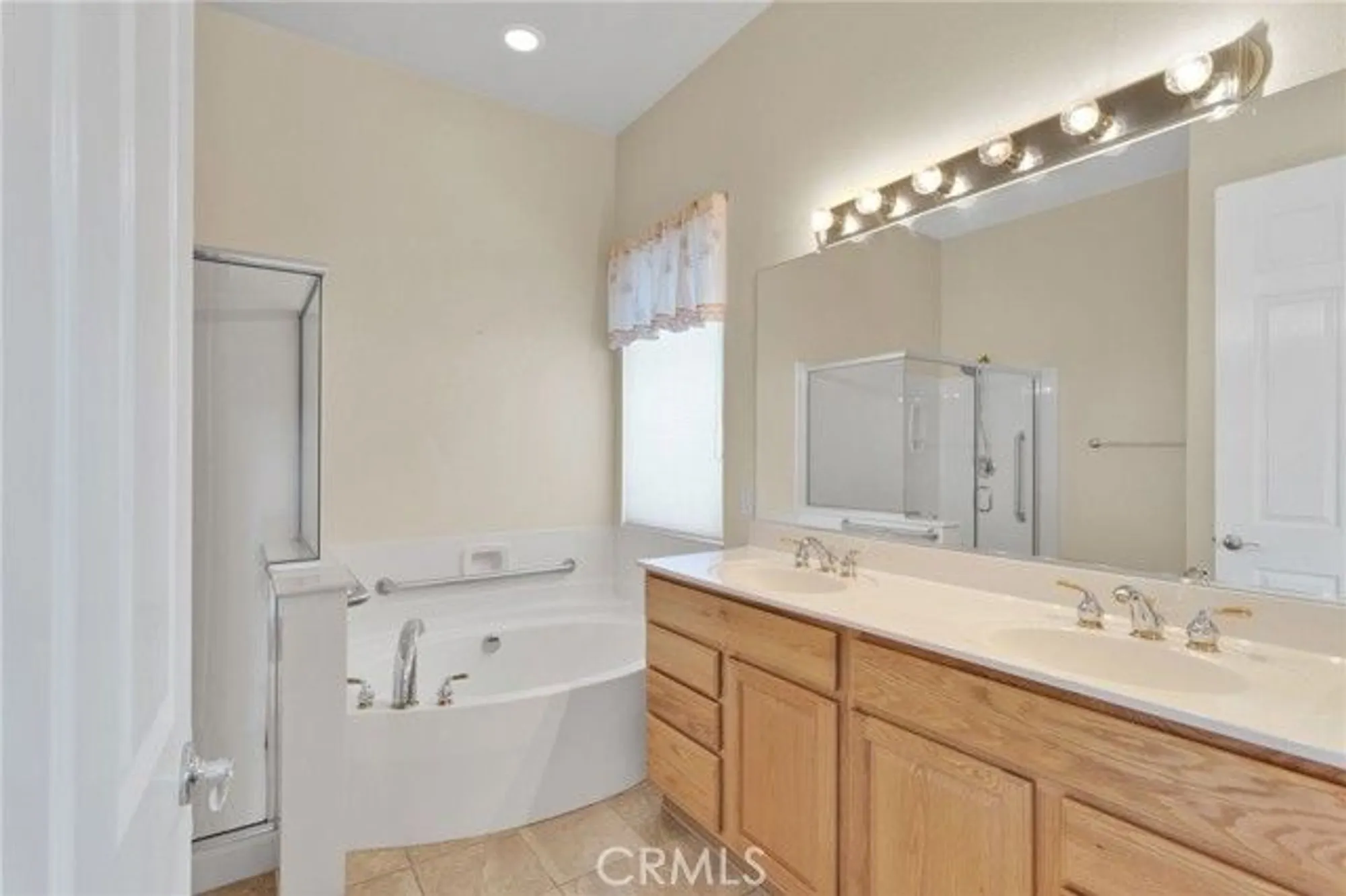 Property Slideshow image 18 of 26 | 11147 avonlea rd, Apple Valley, CA, 92308