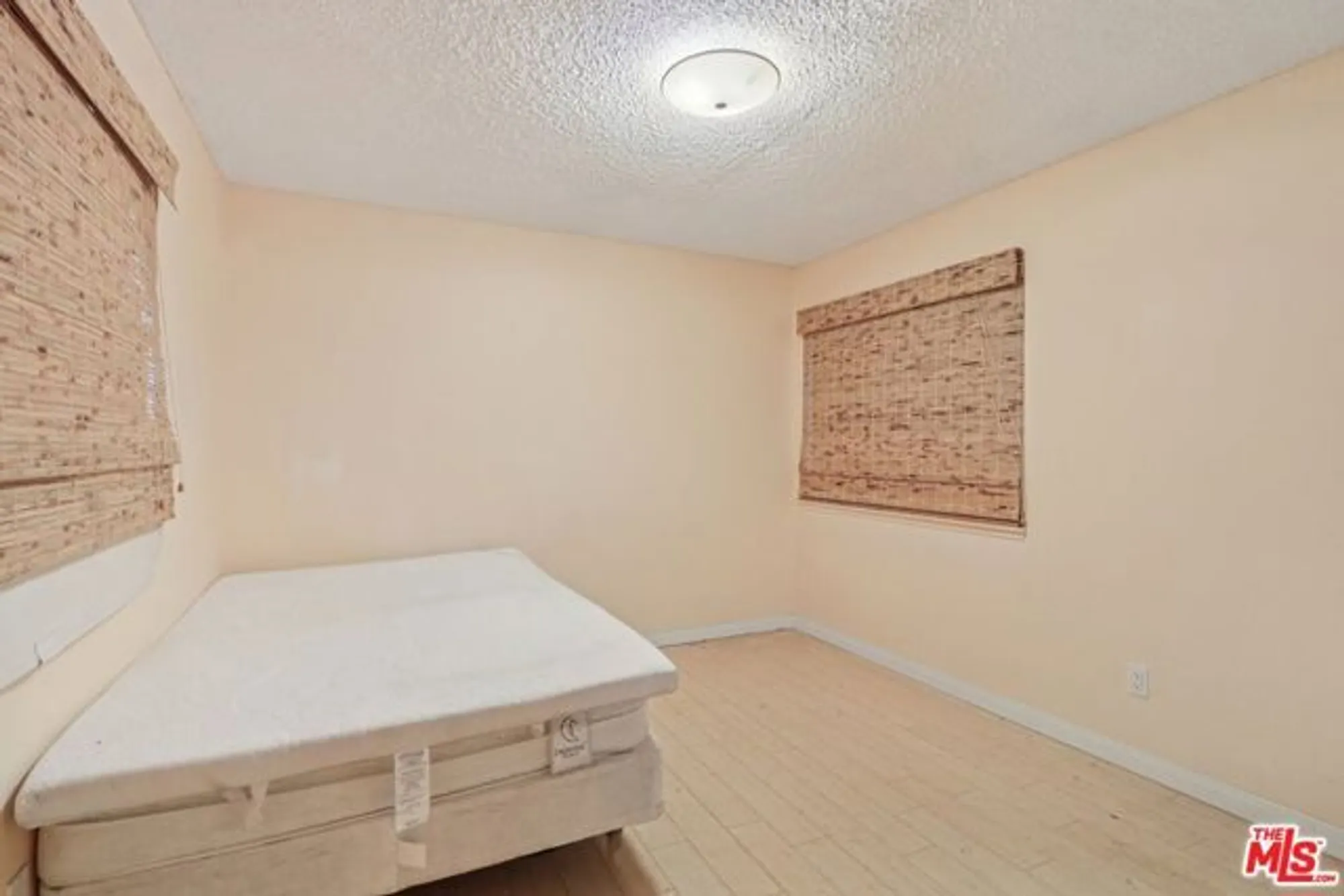 Property Slideshow image 11 of 15 | 160 w fiesta grn, Port Hueneme, CA, 93041