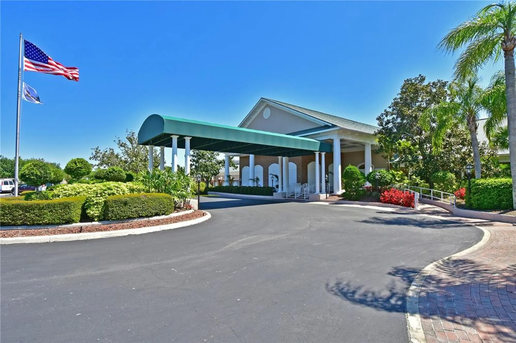 Property Slideshow image 50 of 70 | 6904 drewrys blf apt 803, Bradenton, FL, 34203