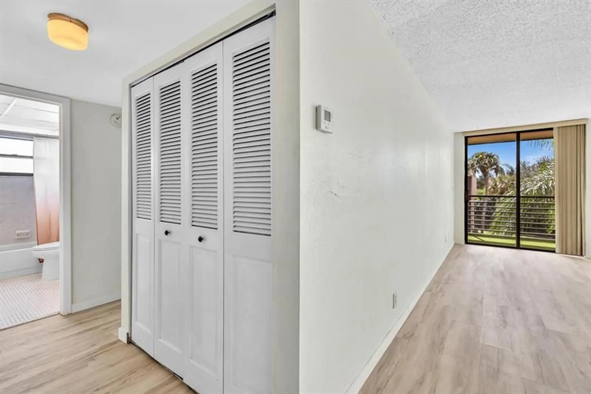 Property Slideshow image 27 of 48 | 6351 n university dr 324, Tamarac, FL, 33321