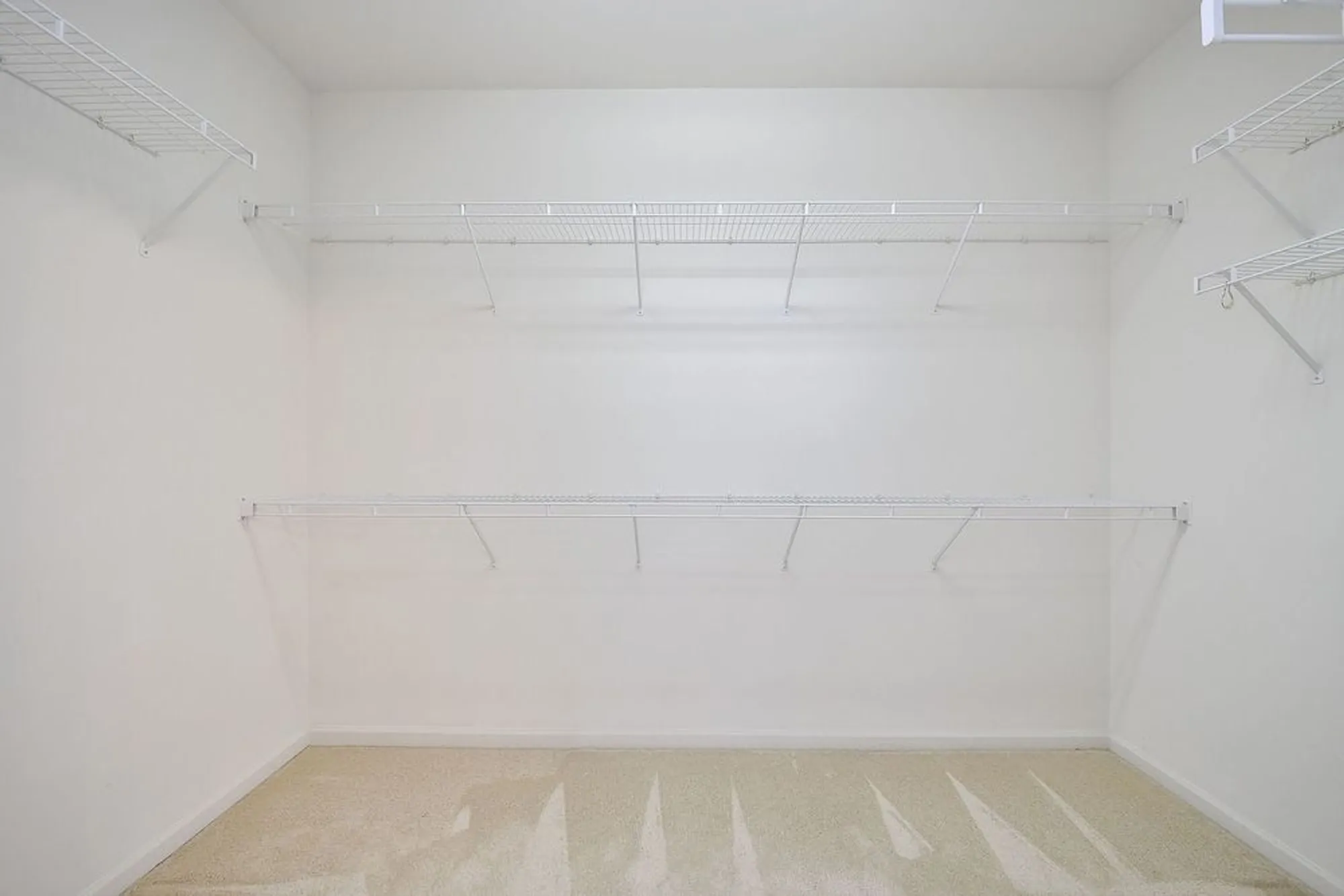 Property Slideshow image 12 of 26 | 2525 rolling rdg, Elgin, IL, 60124