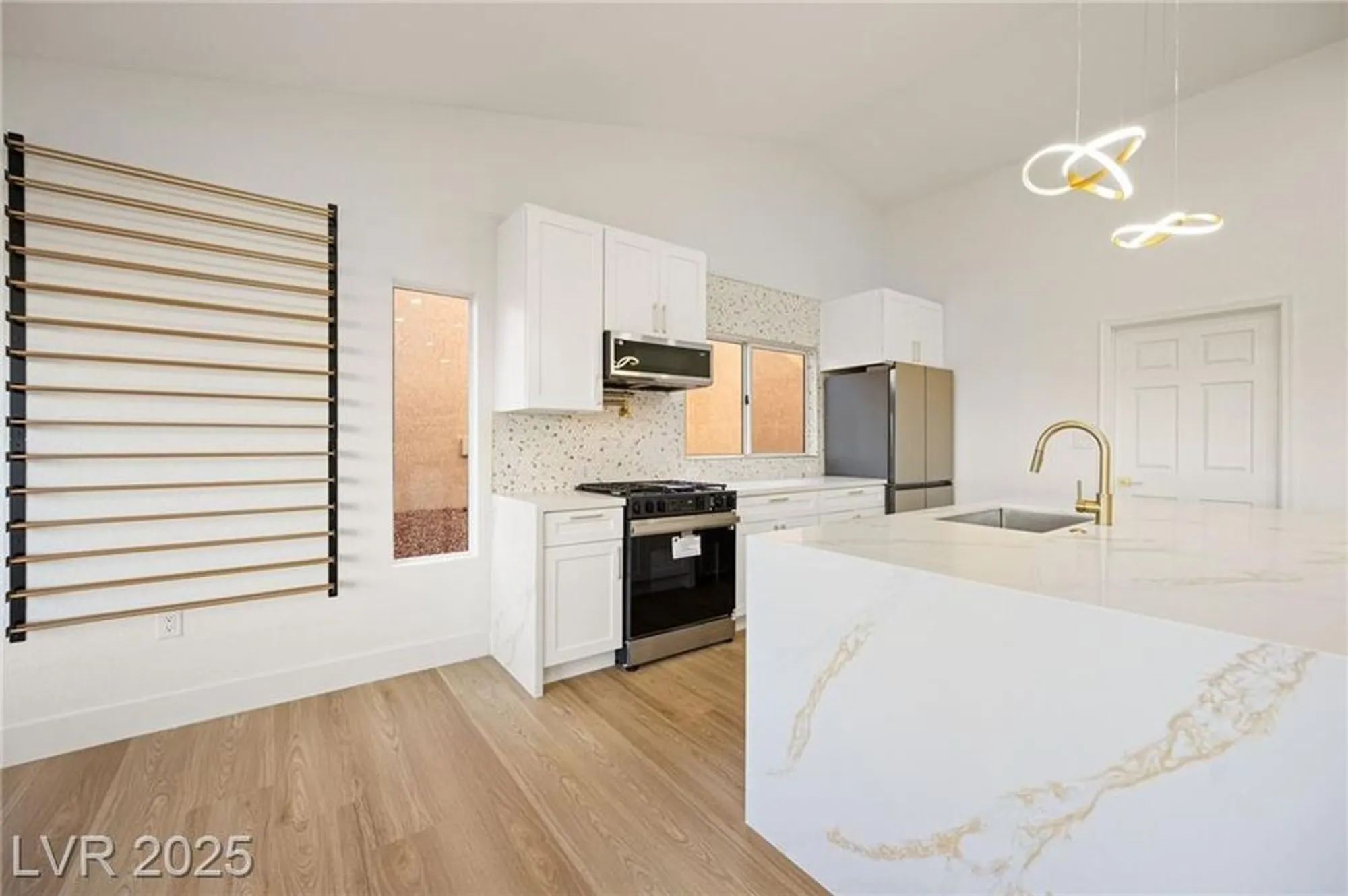 Property Slideshow image 12 of 44 | 2808 crown ridge dr, Las Vegas, NV, 89134
