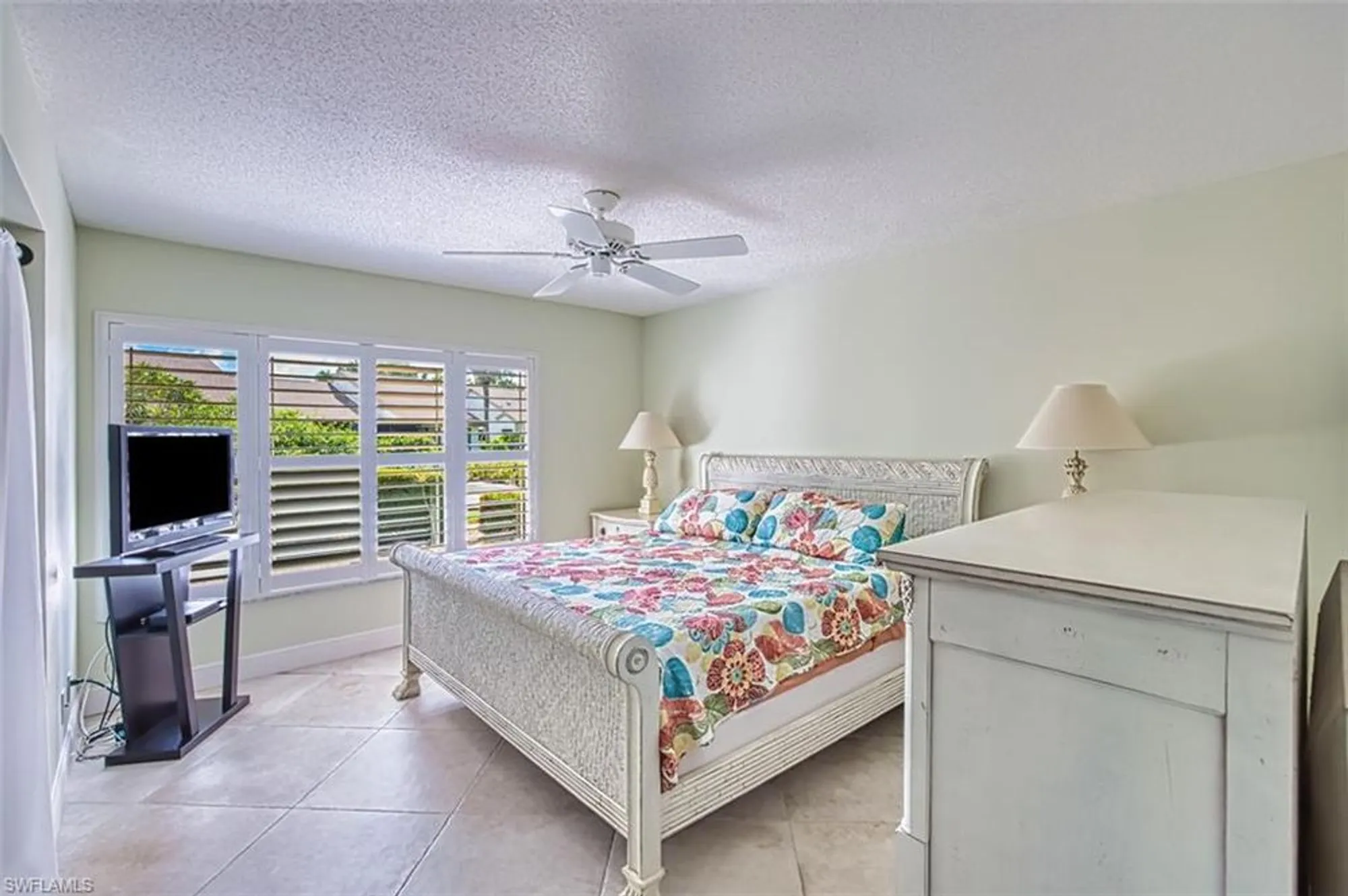 Property Slideshow image 9 of 50 | 1846 pine glade cir, Fort Myers, FL, 33907