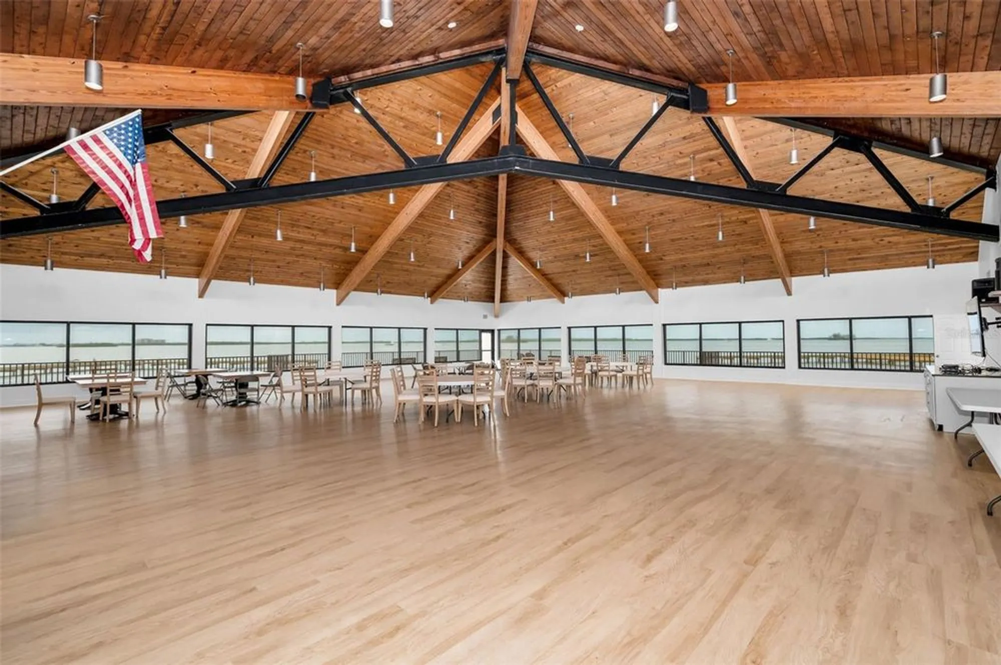 Property Slideshow image 34 of 42 | 632 edgewater dr 433, Dunedin, FL, 34698