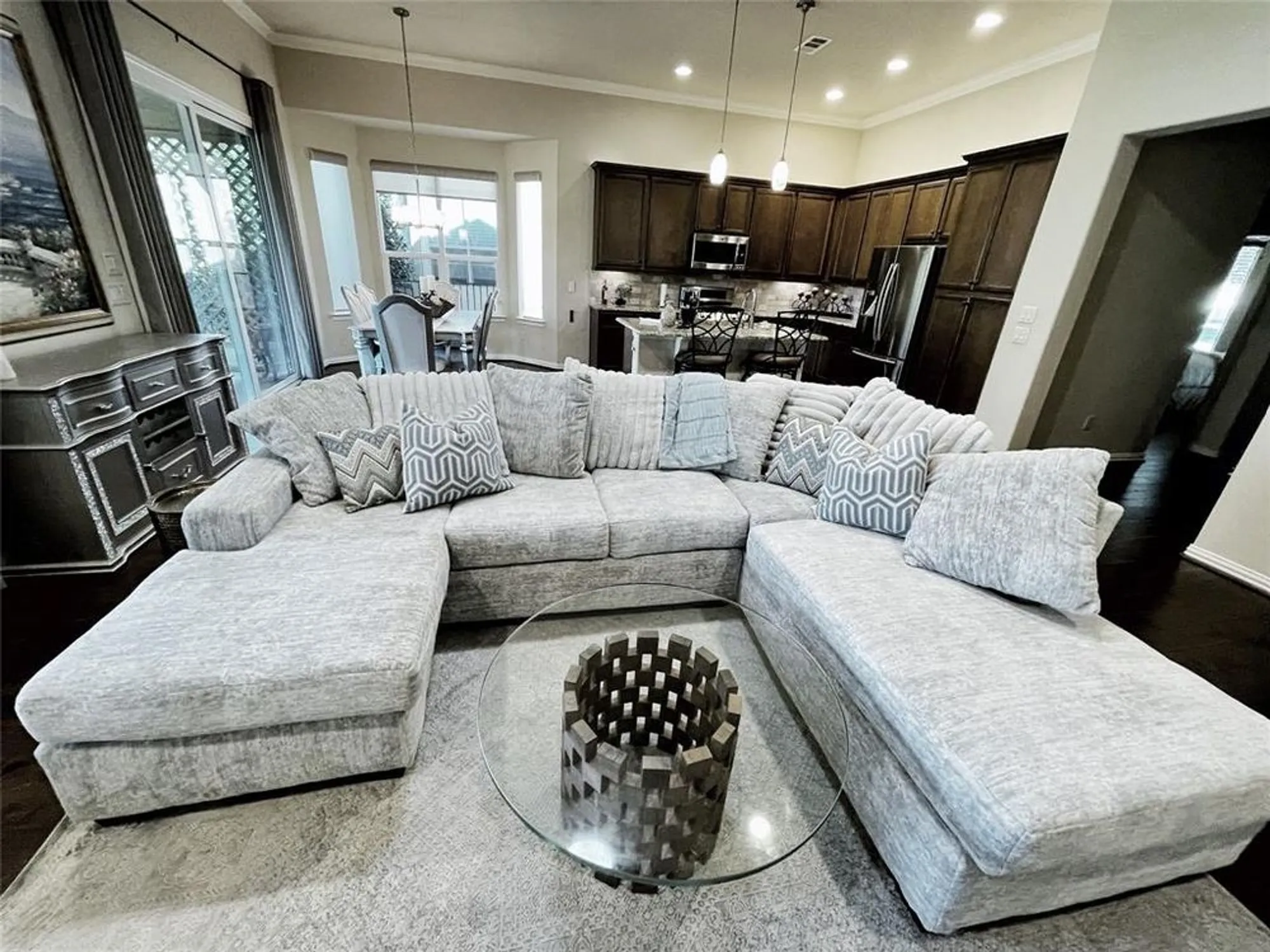 Property Slideshow image 8 of 39 | 11800 southerland dr, Denton, TX, 76207