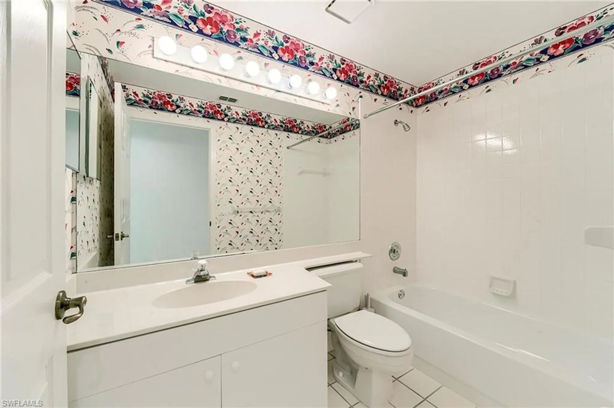 Property Slideshow image 19 of 35 | 25203 pelican creek cir 102, Bonita Springs, FL, 34134