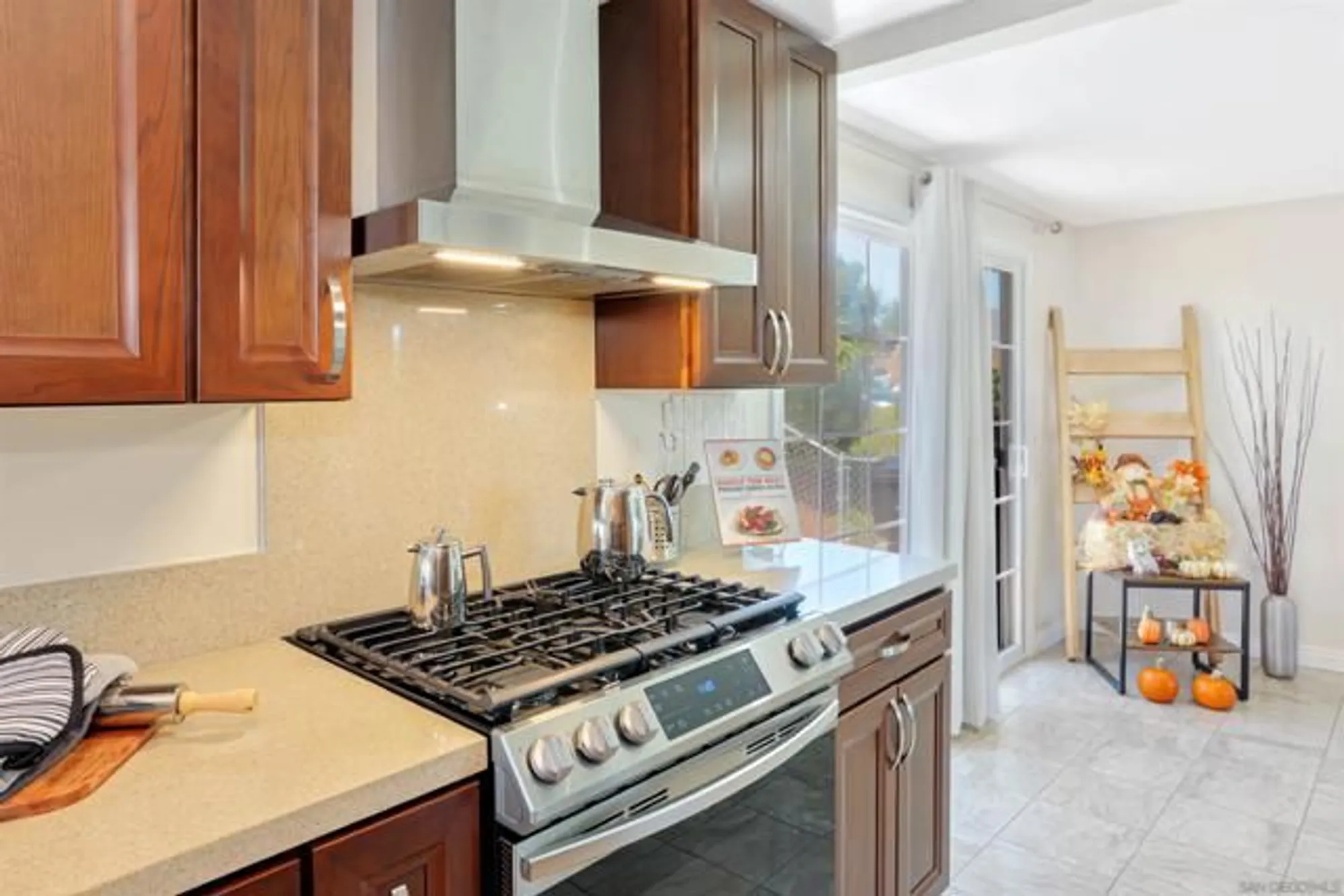 Property Slideshow image 19 of 47 | 16421 ramada dr, San Diego, CA, 92128