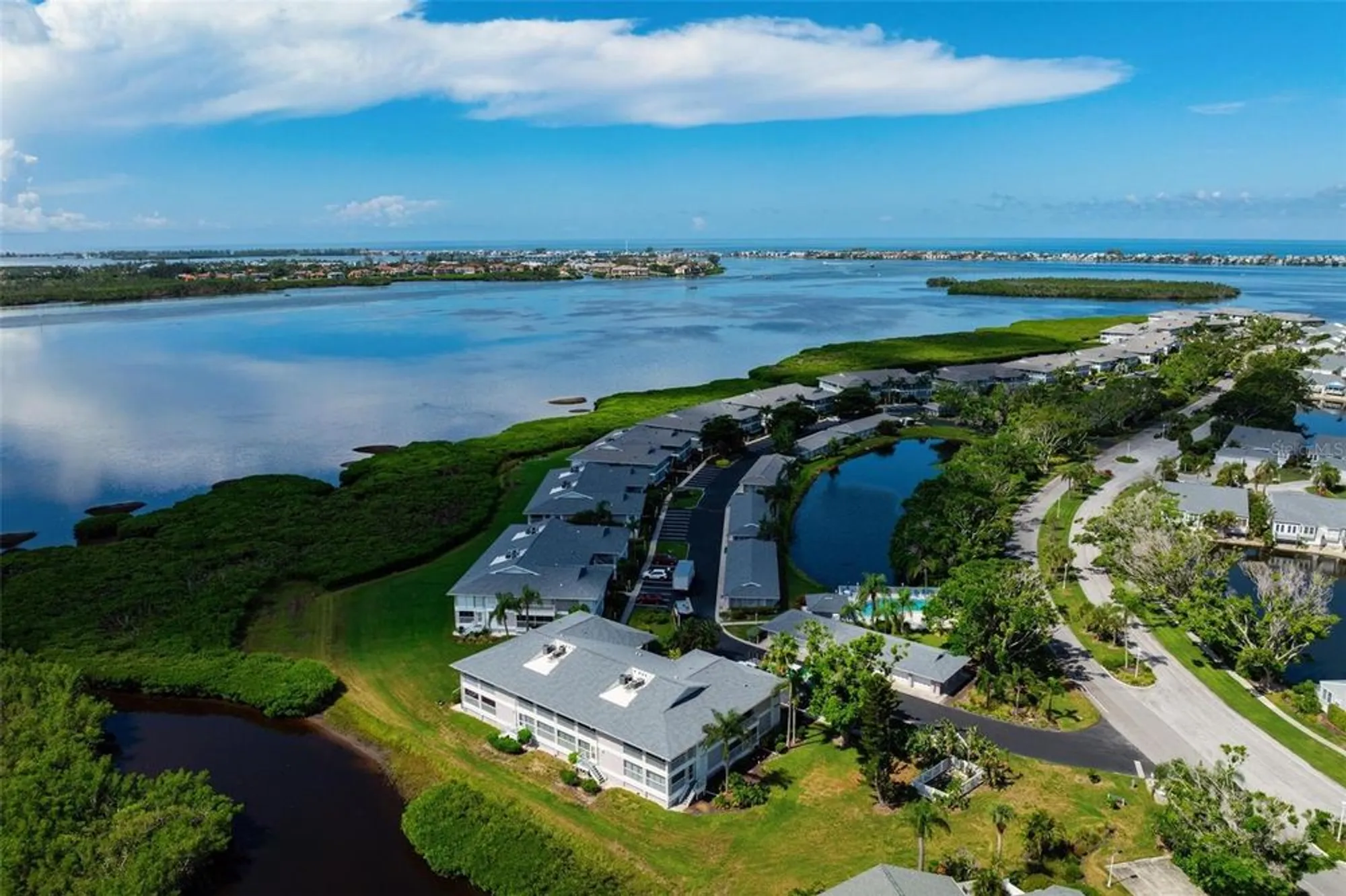 Property Slideshow image 37 of 53 | 1103 edgewater cir # 1103, Bradenton, FL, 34209