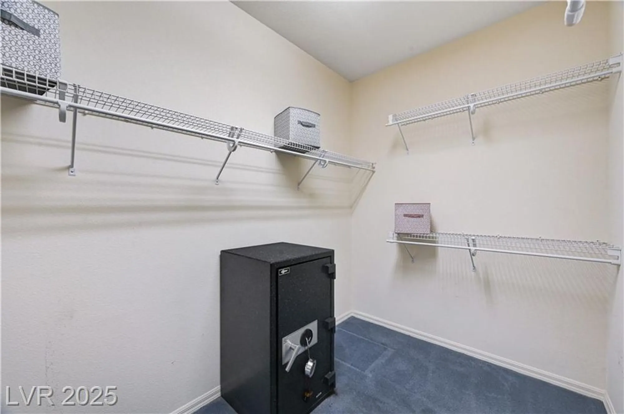 Property Slideshow image 23 of 96 | 10372 abisso dr, Las Vegas, NV, 89135