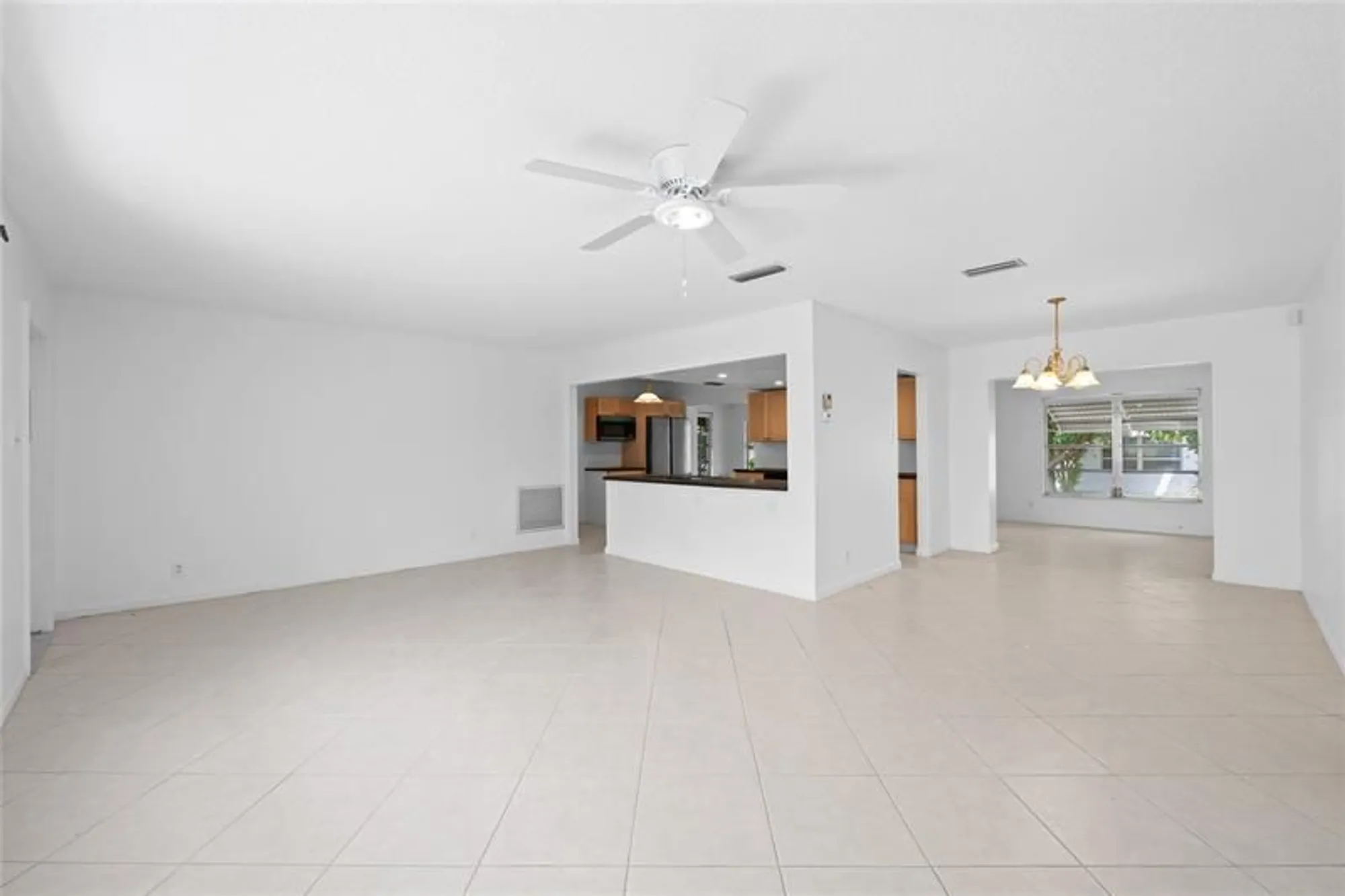 Property Slideshow image 18 of 28 | 7005 nw 11th st, Margate, FL, 33063