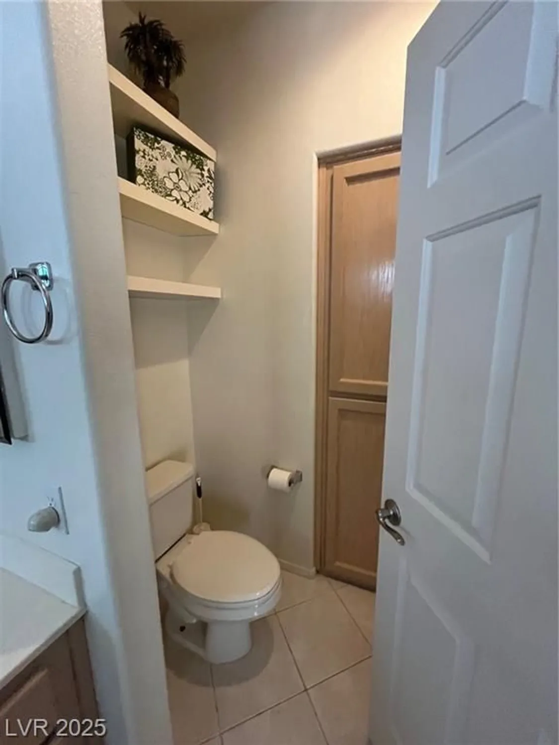 Property Slideshow image 18 of 38 | 10525 mission lakes ave, Las Vegas, NV, 89134