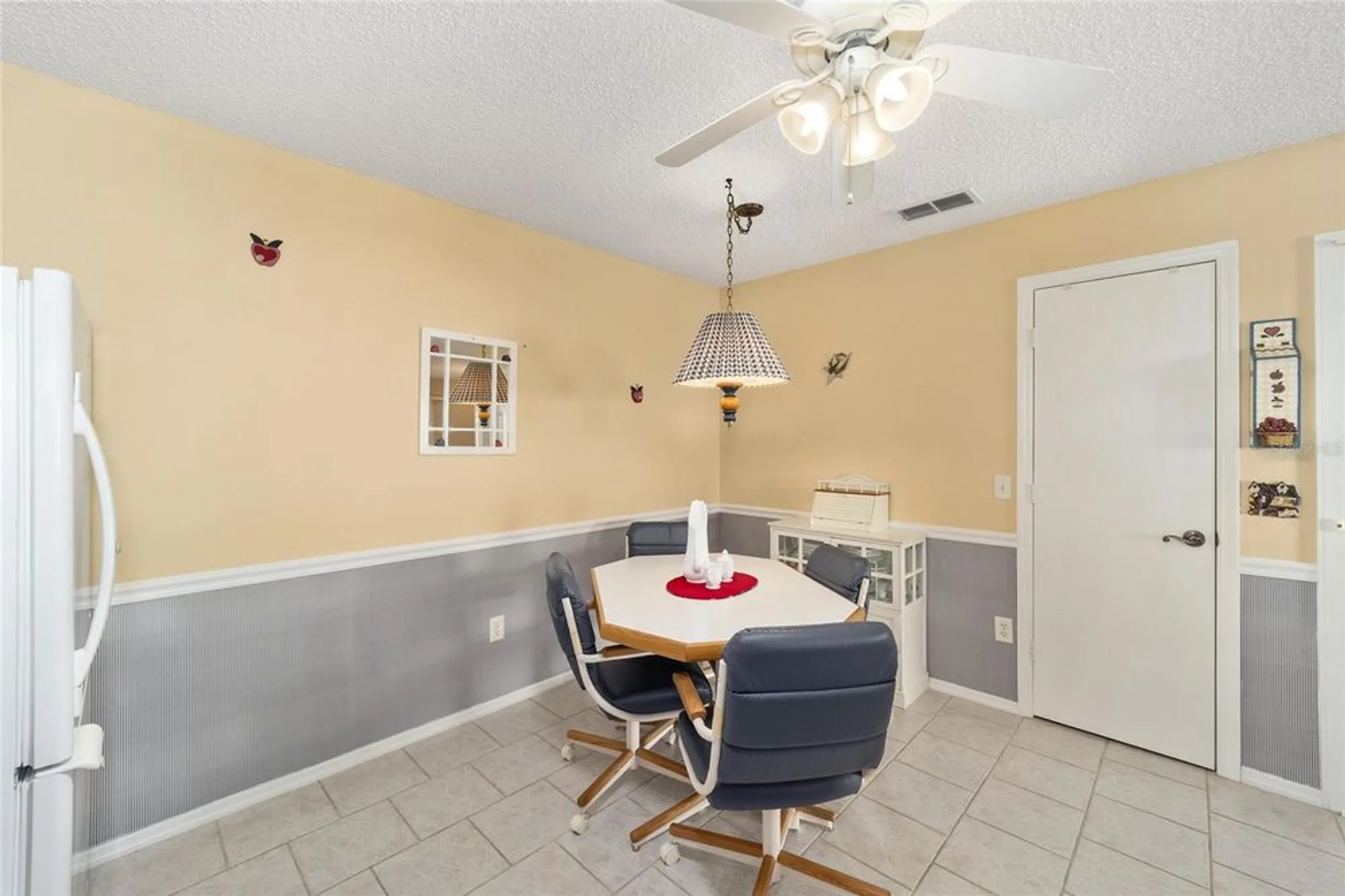 Property Slideshow image 21 of 36 | 2907 barboza dr, The Villages, FL, 32162