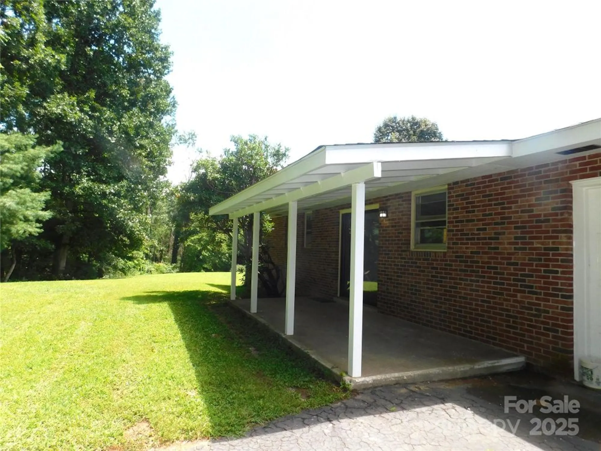 Property Slideshow image 29 of 33 | 125 fulton dr, Hendersonville, NC, 28792