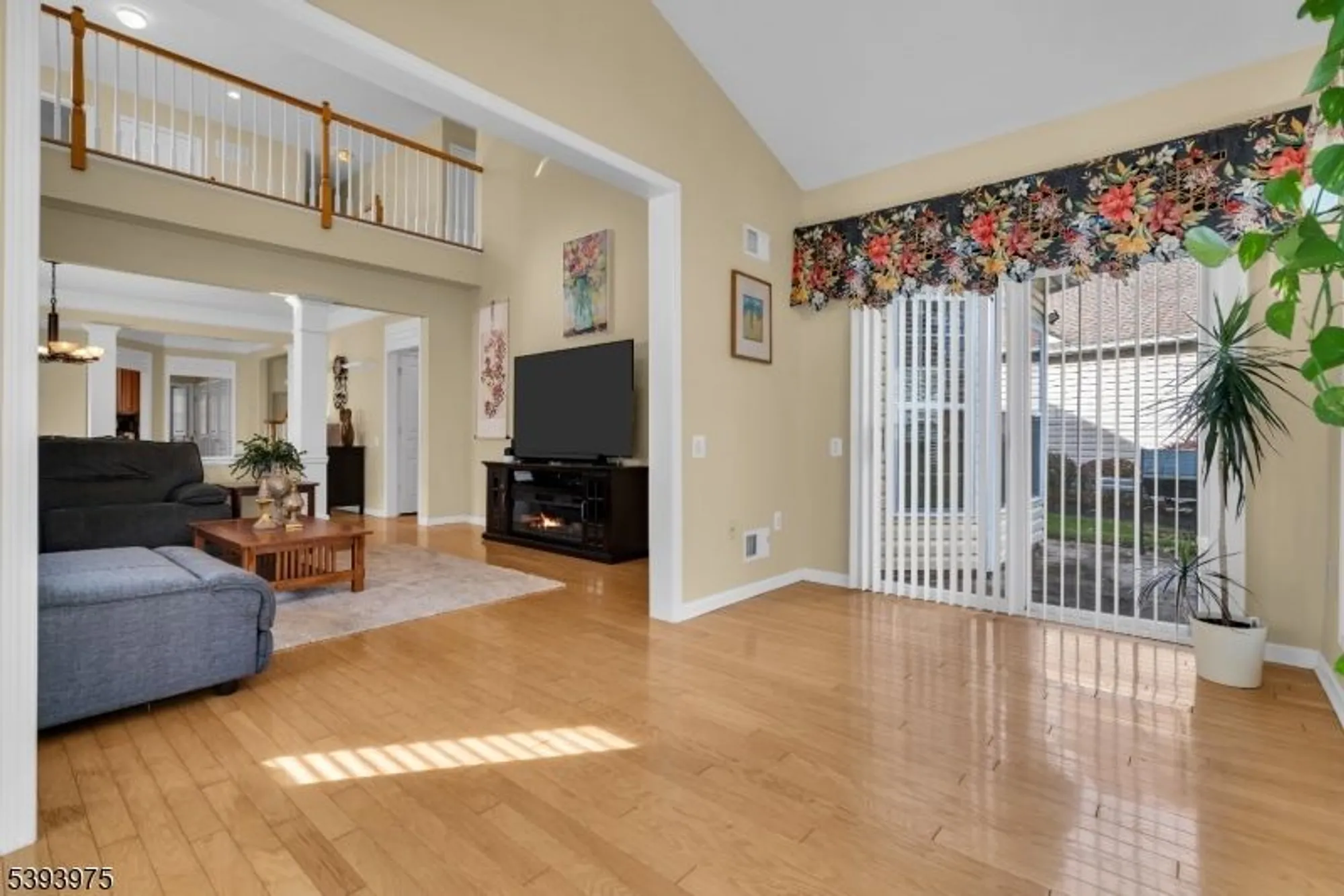 Property Slideshow image 17 of 50 | 236 knollcrest ct, Somerset, NJ, 08873