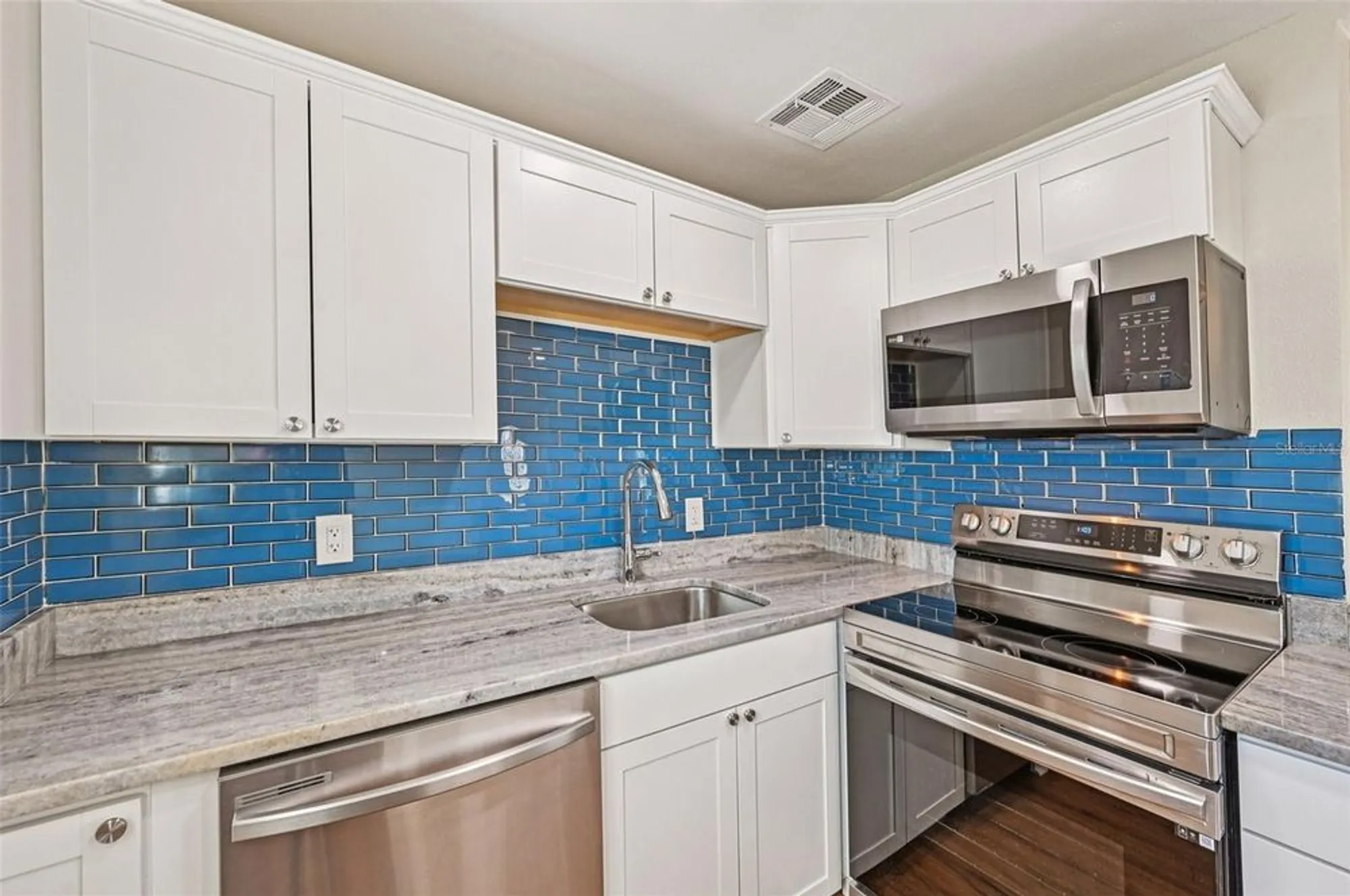 Property Slideshow image 14 of 63 | 301 andover pl s apt 177, Sun City Center, FL, 33573