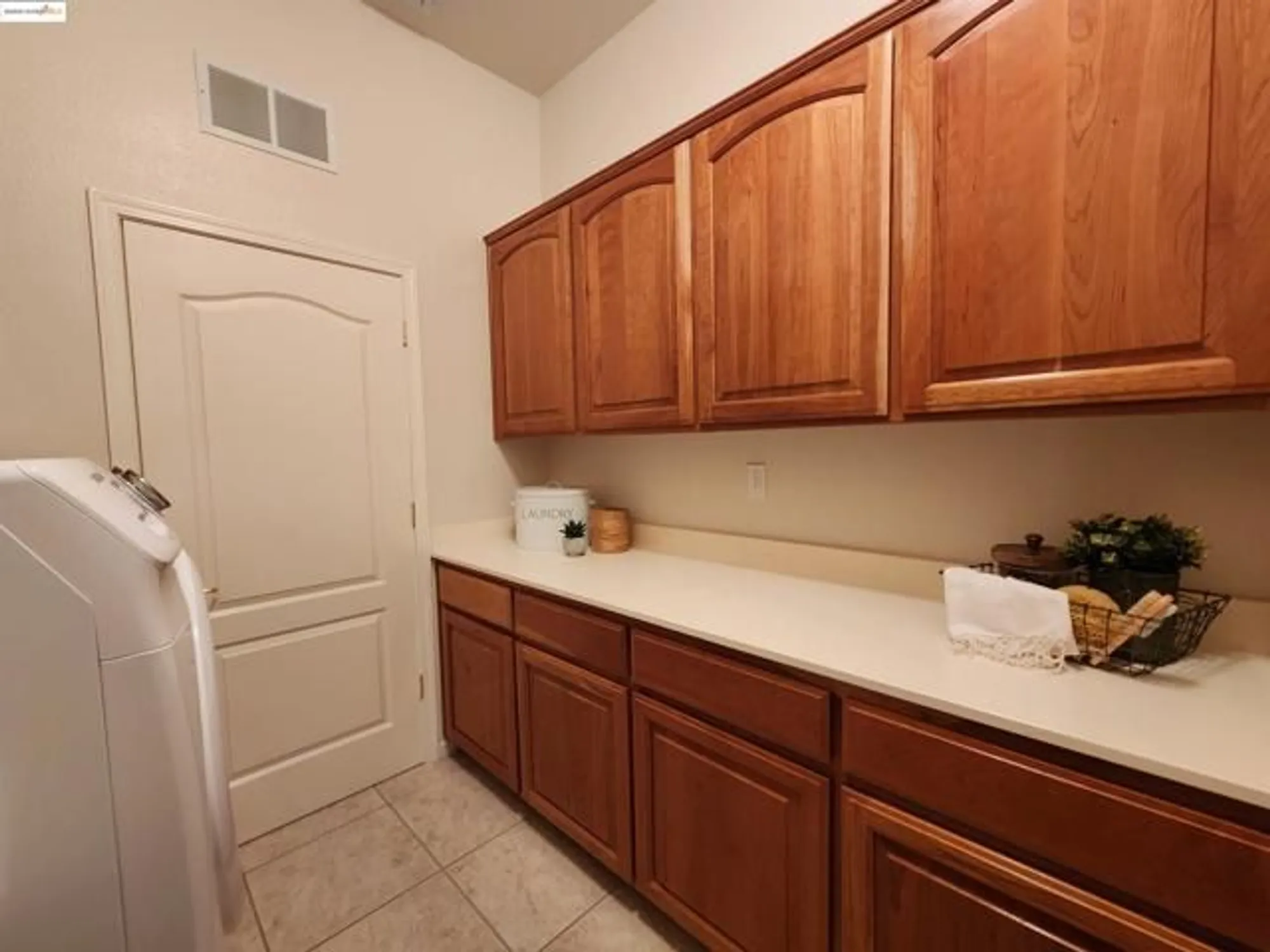 Property Slideshow image 38 of 49 | 930 suntan ln, Brentwood, CA, 94513