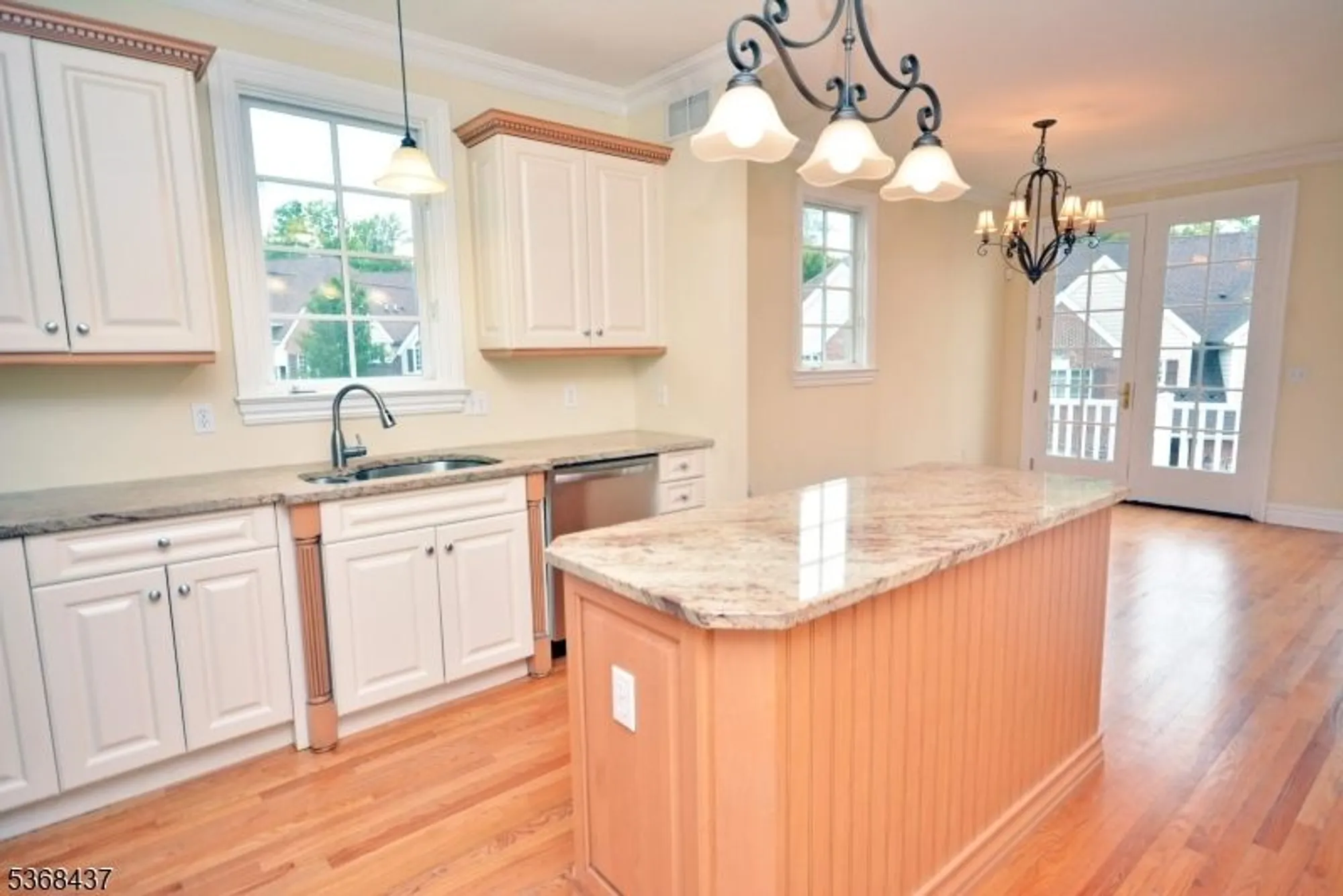 Property Slideshow image 8 of 30 | 35 schmidt cir, Watchung, NJ, 07069