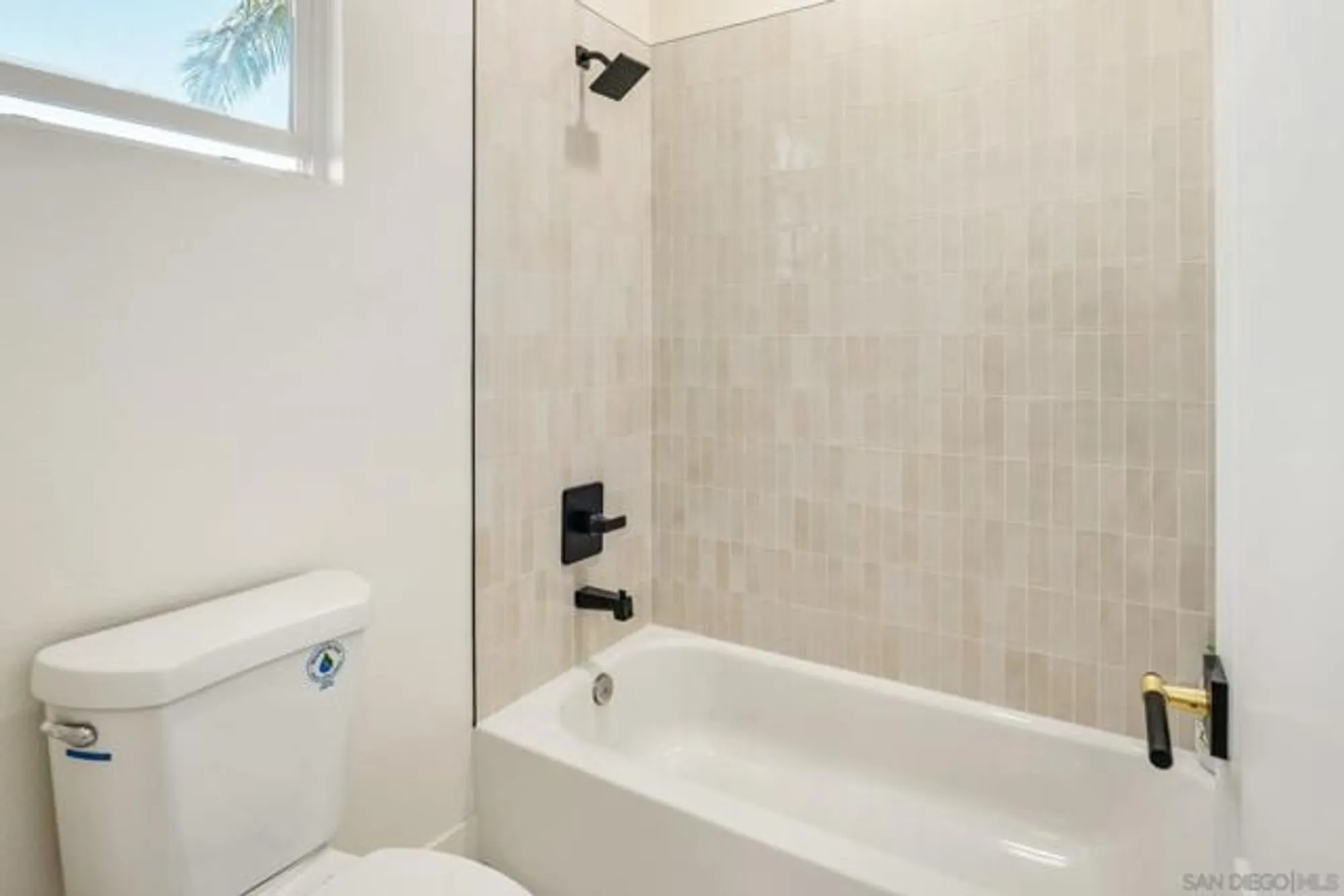 Property Slideshow image 48 of 61 | 10528 pinion trl, Escondido, CA, 92026