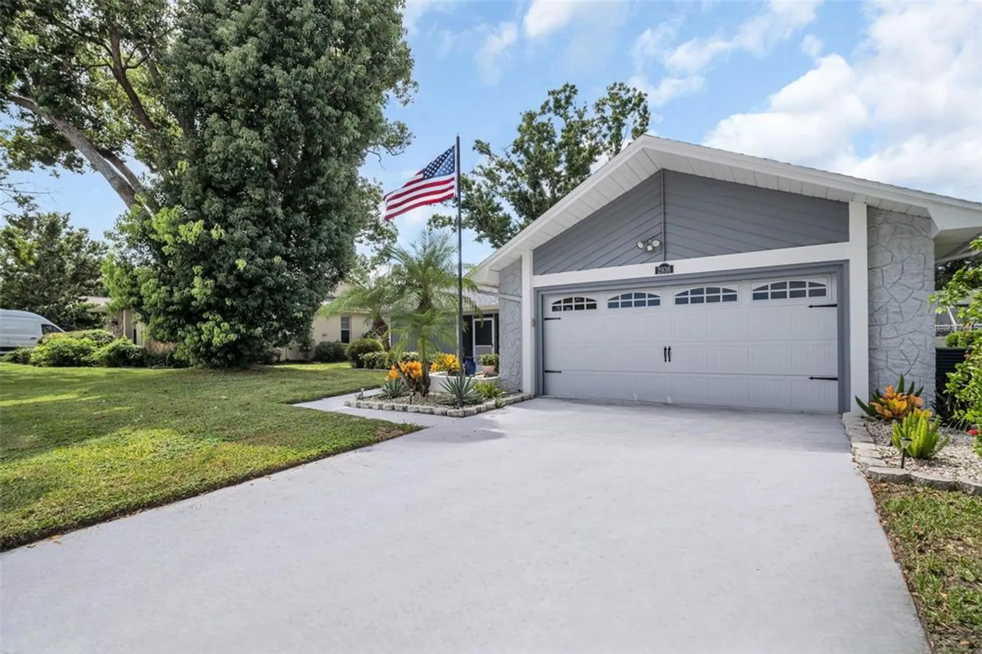 Property Slideshow image 2 of 55 | 2936 macalpin dr, Palm Harbor, FL, 34684