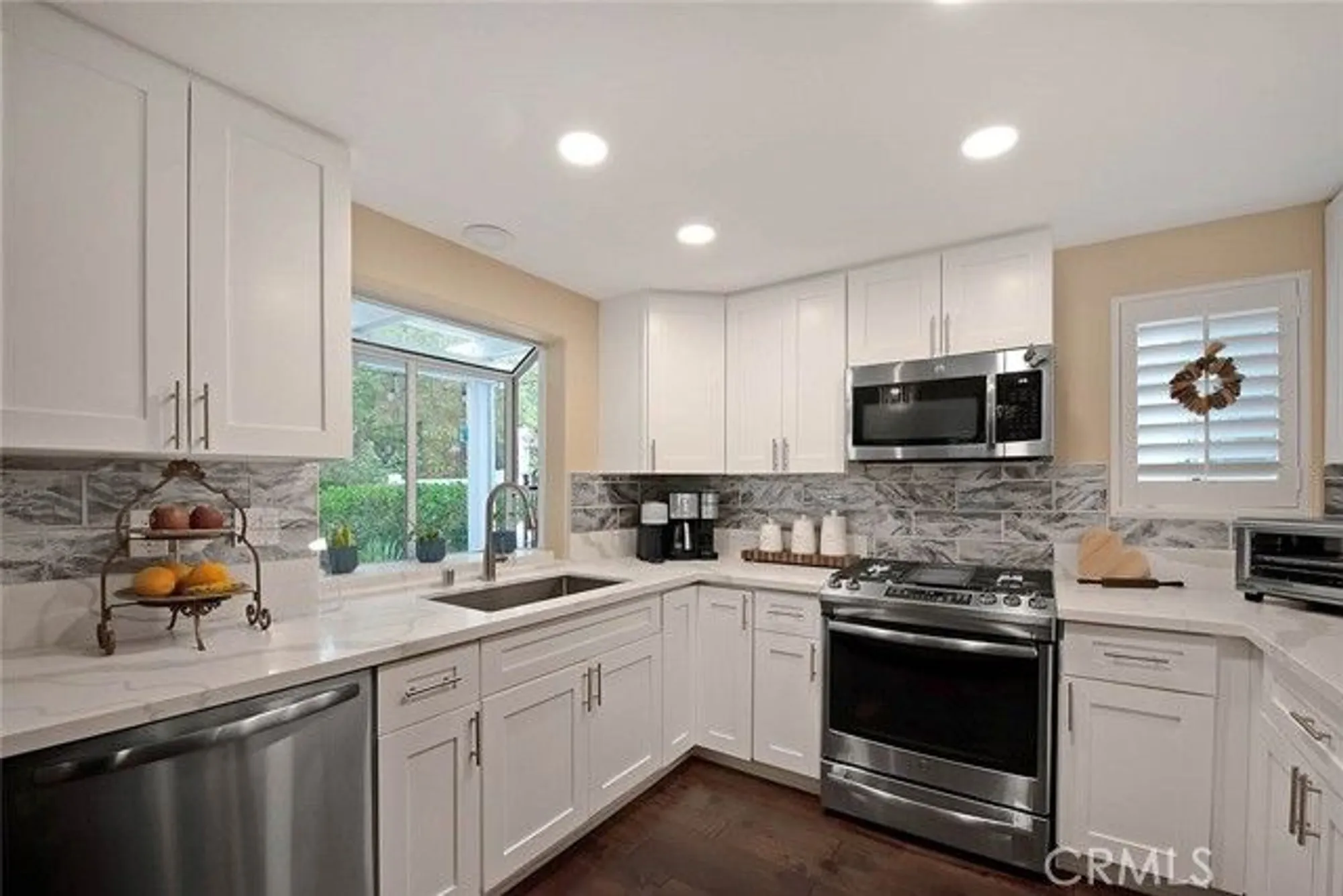 Property Slideshow image 15 of 50 | 40295 via francisco, Murrieta, CA, 92562