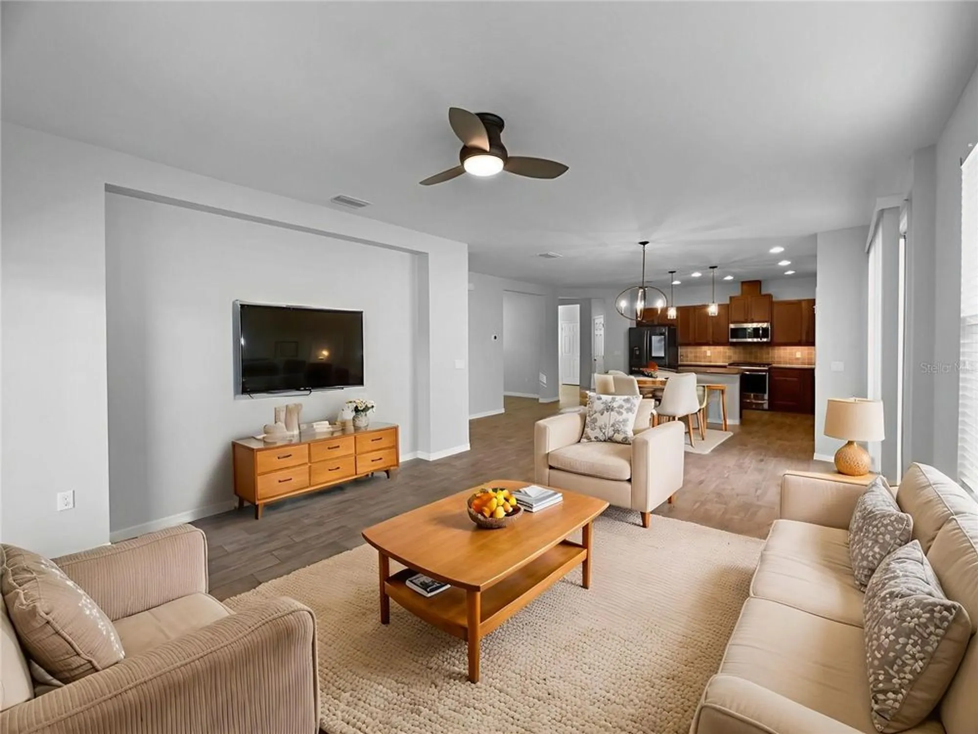 Property Slideshow image 3 of 22 | 363 alcove dr, Groveland, FL, 34736