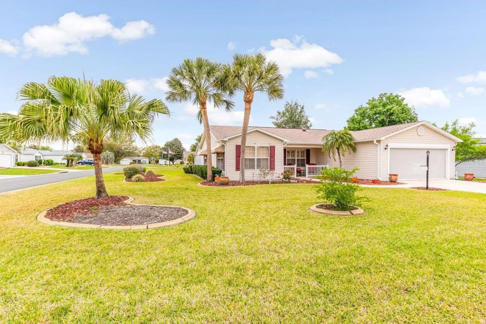 Property Slideshow image 4 of 34 | 1502 el paso way, The Villages, FL, 32162