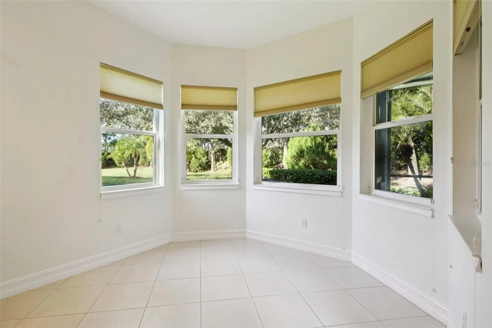 Property Slideshow image 36 of 53 | 5004 sandy brook cir, Wimauma, FL, 33598