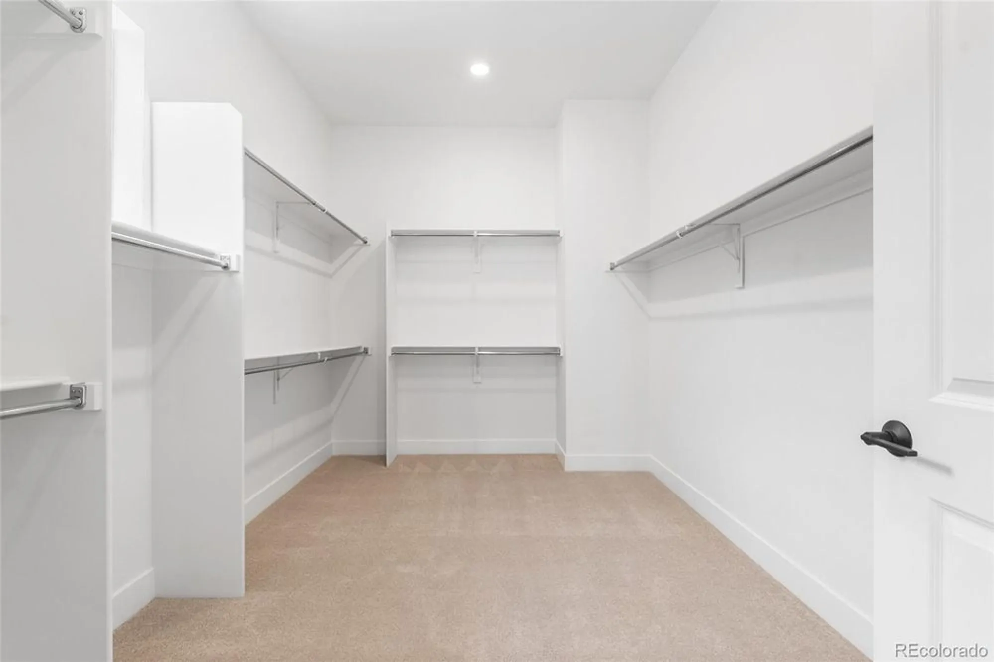 Property Slideshow image 15 of 26 | 8664 s quemoy st, Aurora, CO, 80016