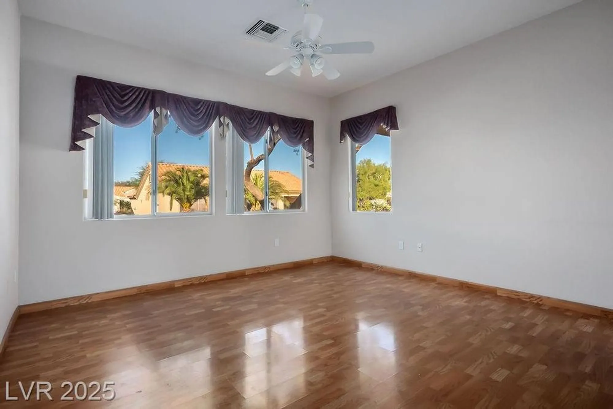 Property Slideshow image 8 of 82 | 10400 sawmill ave, Las Vegas, NV, 89134