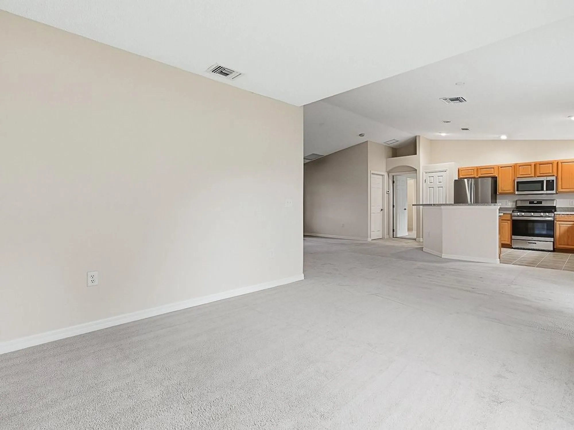 Property Slideshow image 11 of 41 | 231 bentwood dr, Leesburg, FL, 34748
