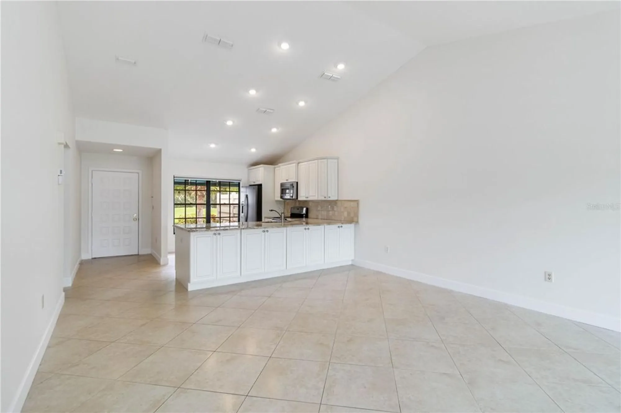 Property Slideshow image 7 of 60 | 6085 clubside dr, Sarasota, FL, 34243